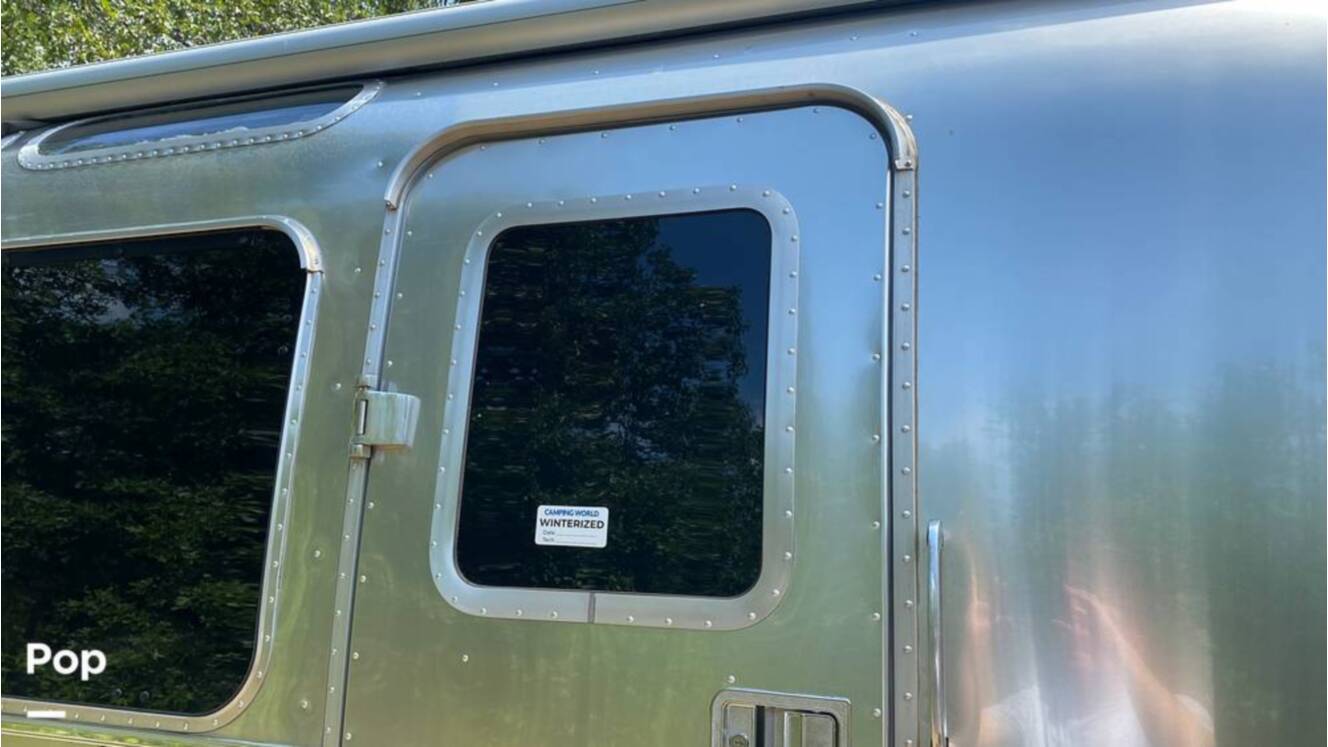 A photo of this 2019 Airstream Flying Cloud 30FB Bunk