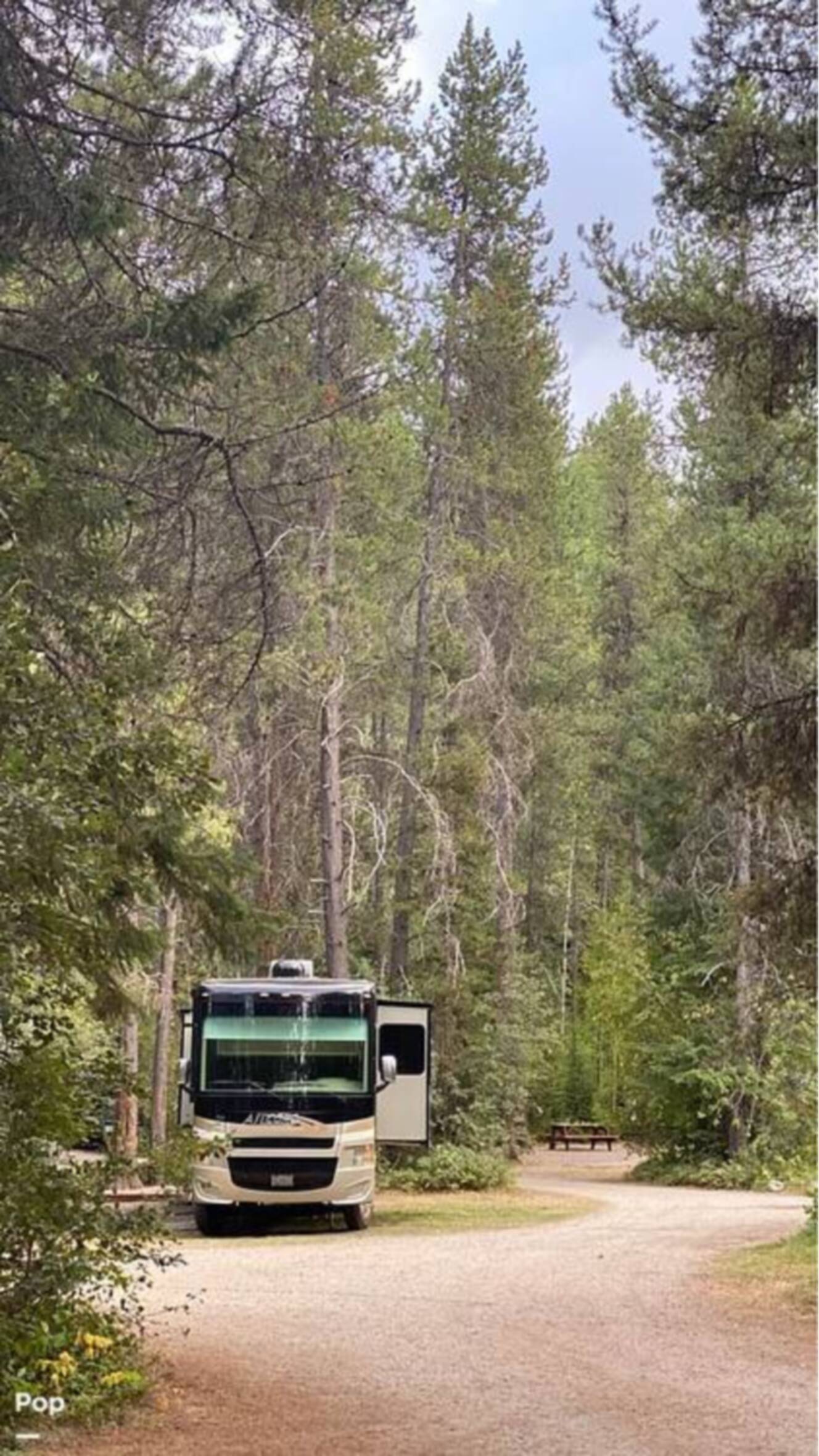 A photo of this 2015 Tiffin Allegro 32SA