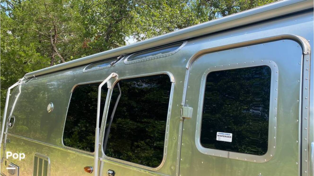 A photo of this 2019 Airstream Flying Cloud 30FB Bunk