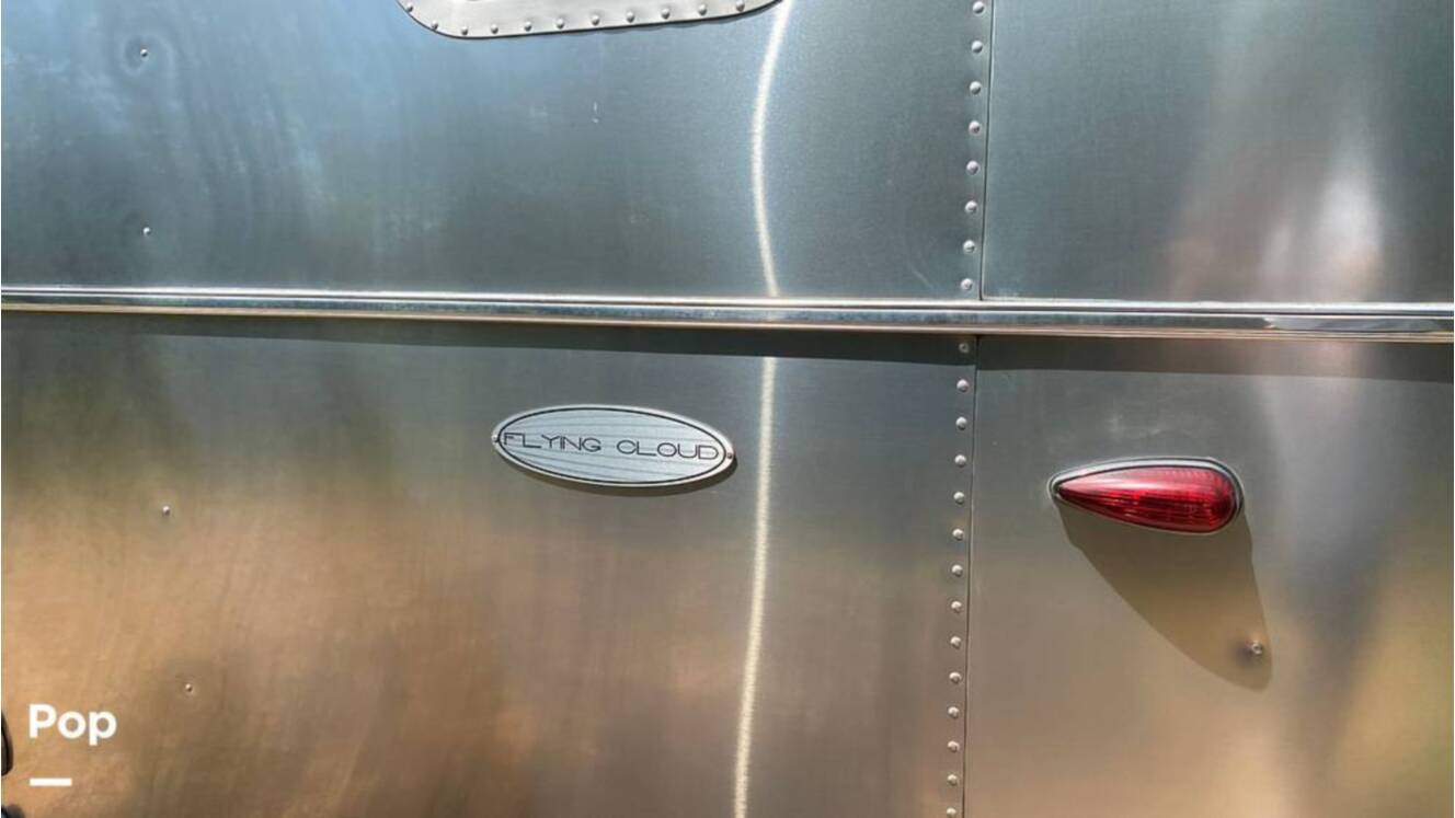 A photo of this 2019 Airstream Flying Cloud 30FB Bunk