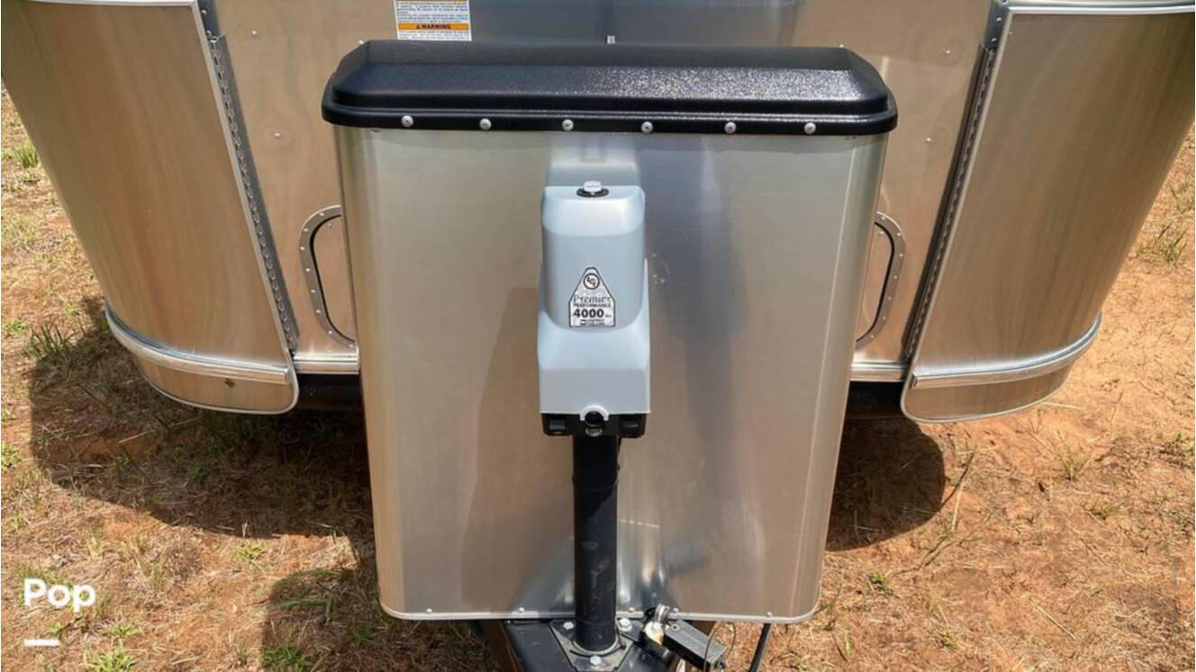 A photo of this 2019 Airstream Flying Cloud 30FB Bunk