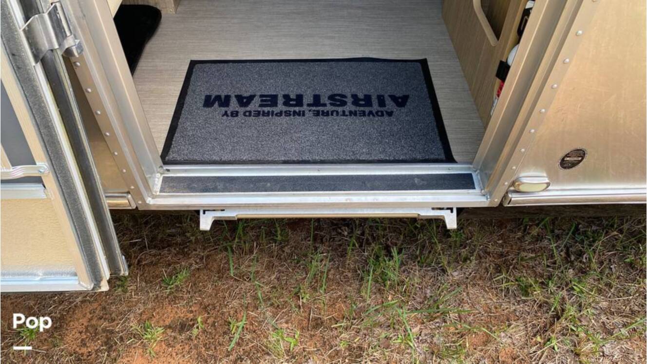 A photo of this 2019 Airstream Flying Cloud 30FB Bunk