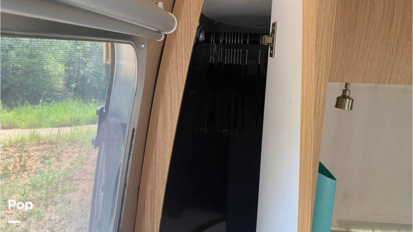 A photo of this 2019 Airstream Flying Cloud 30FB Bunk