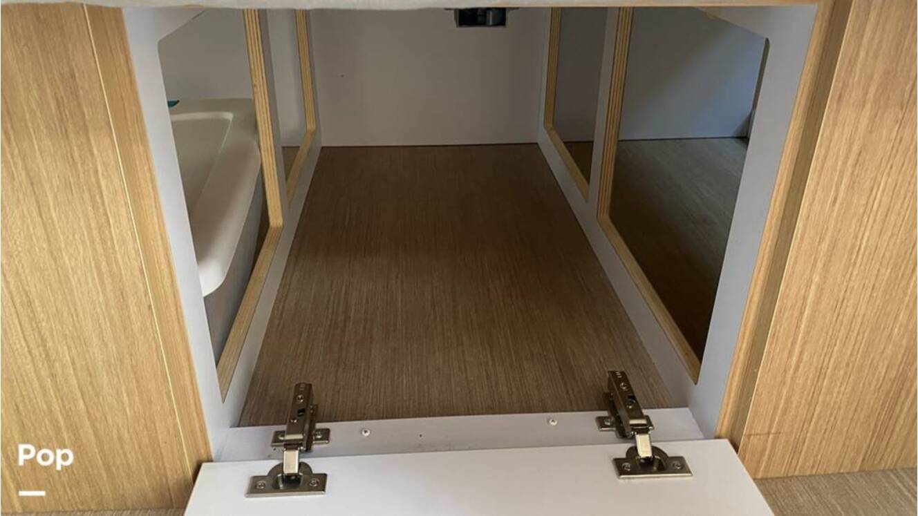 A photo of this 2019 Airstream Flying Cloud 30FB Bunk