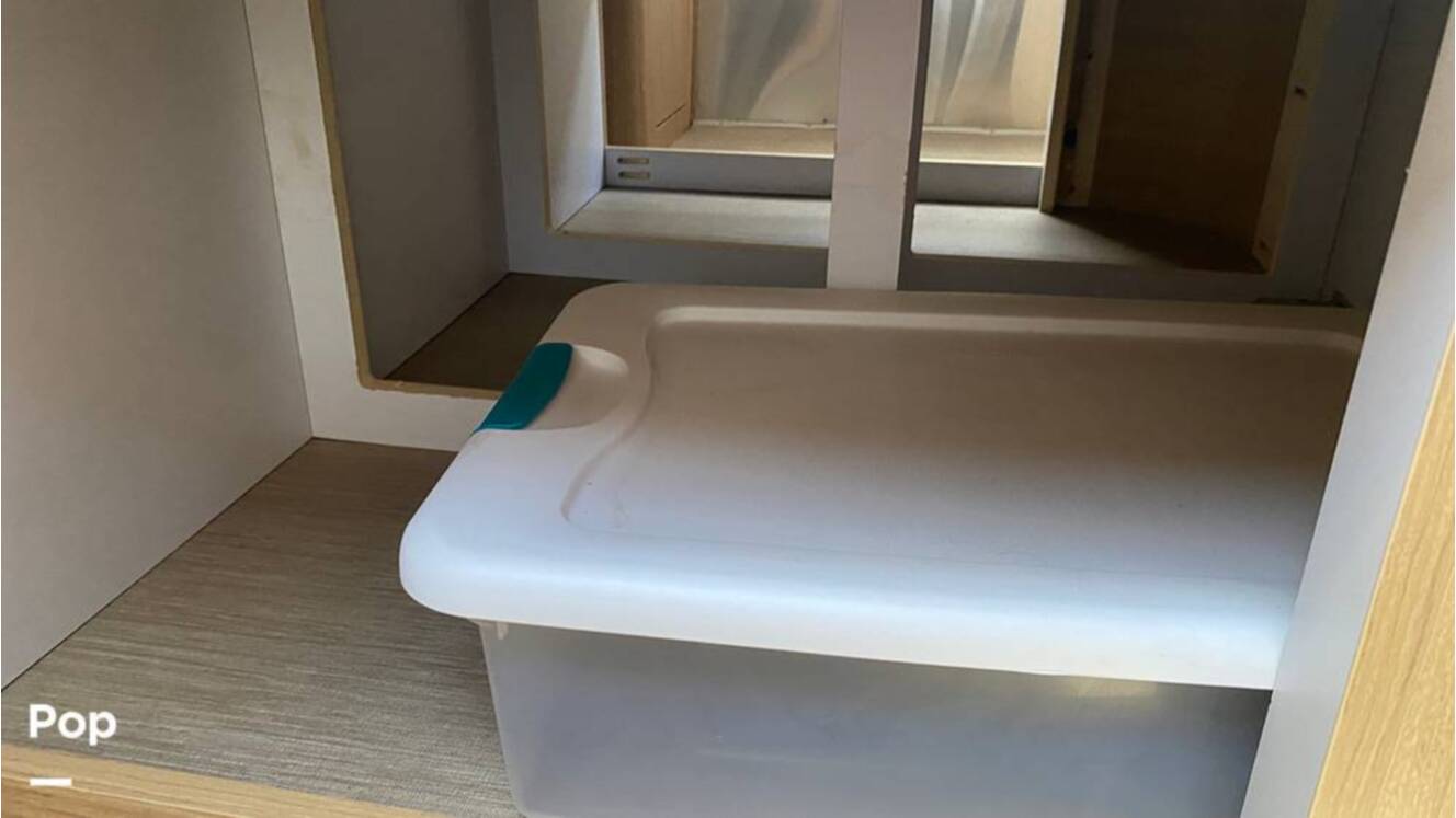 A photo of this 2019 Airstream Flying Cloud 30FB Bunk