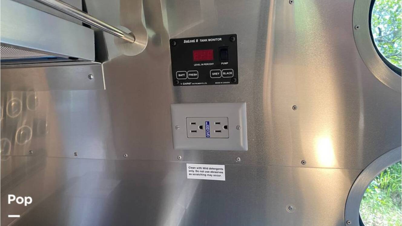 A photo of this 2019 Airstream Flying Cloud 30FB Bunk