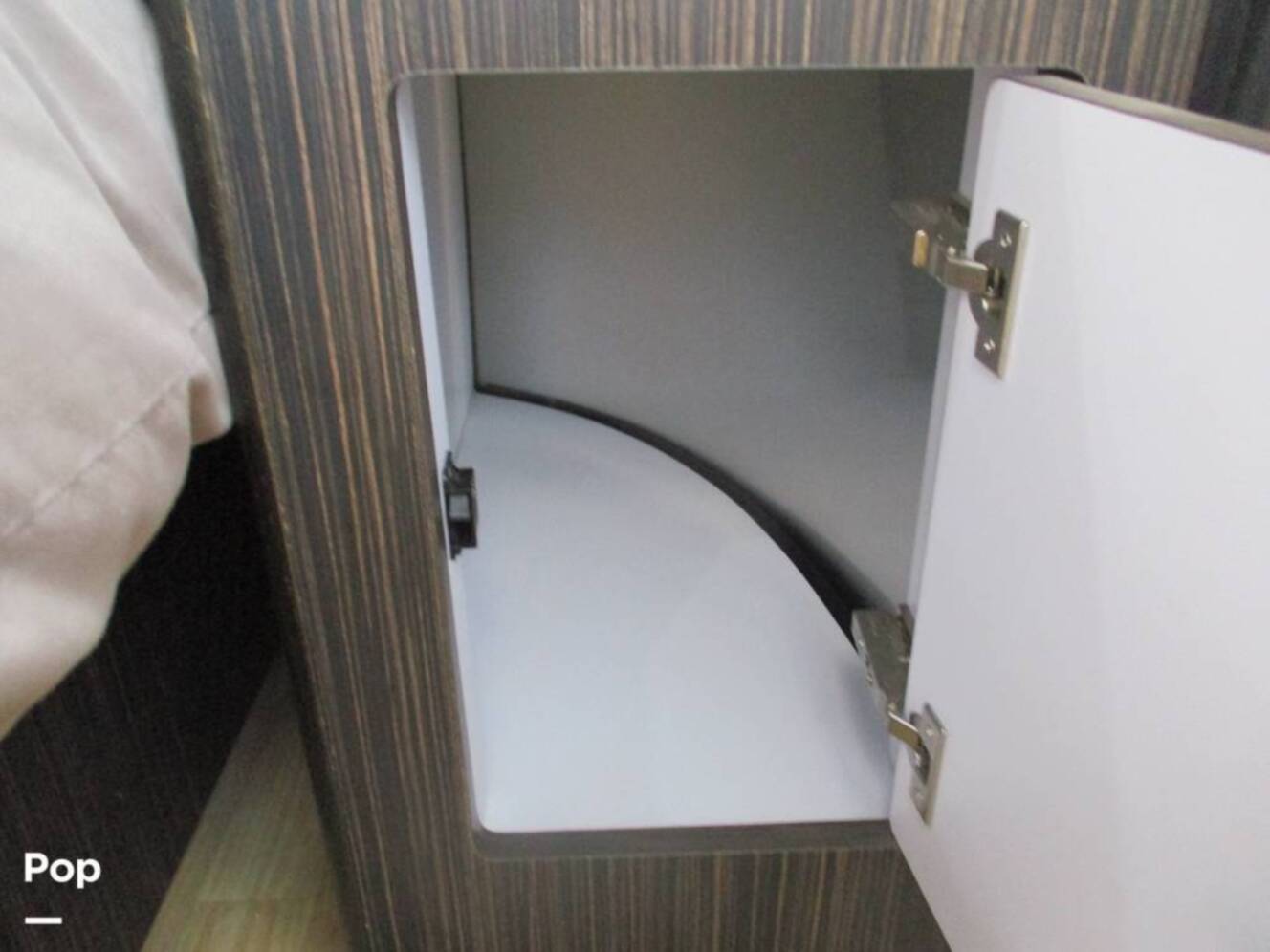 A photo of this 2018 Airstream Airstream International Signature 27FB