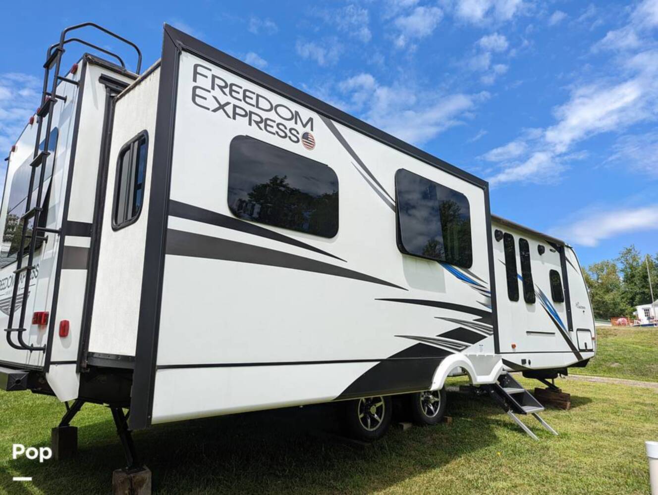A photo of this 2021 Coachmen Freedom Express 323 BHDS