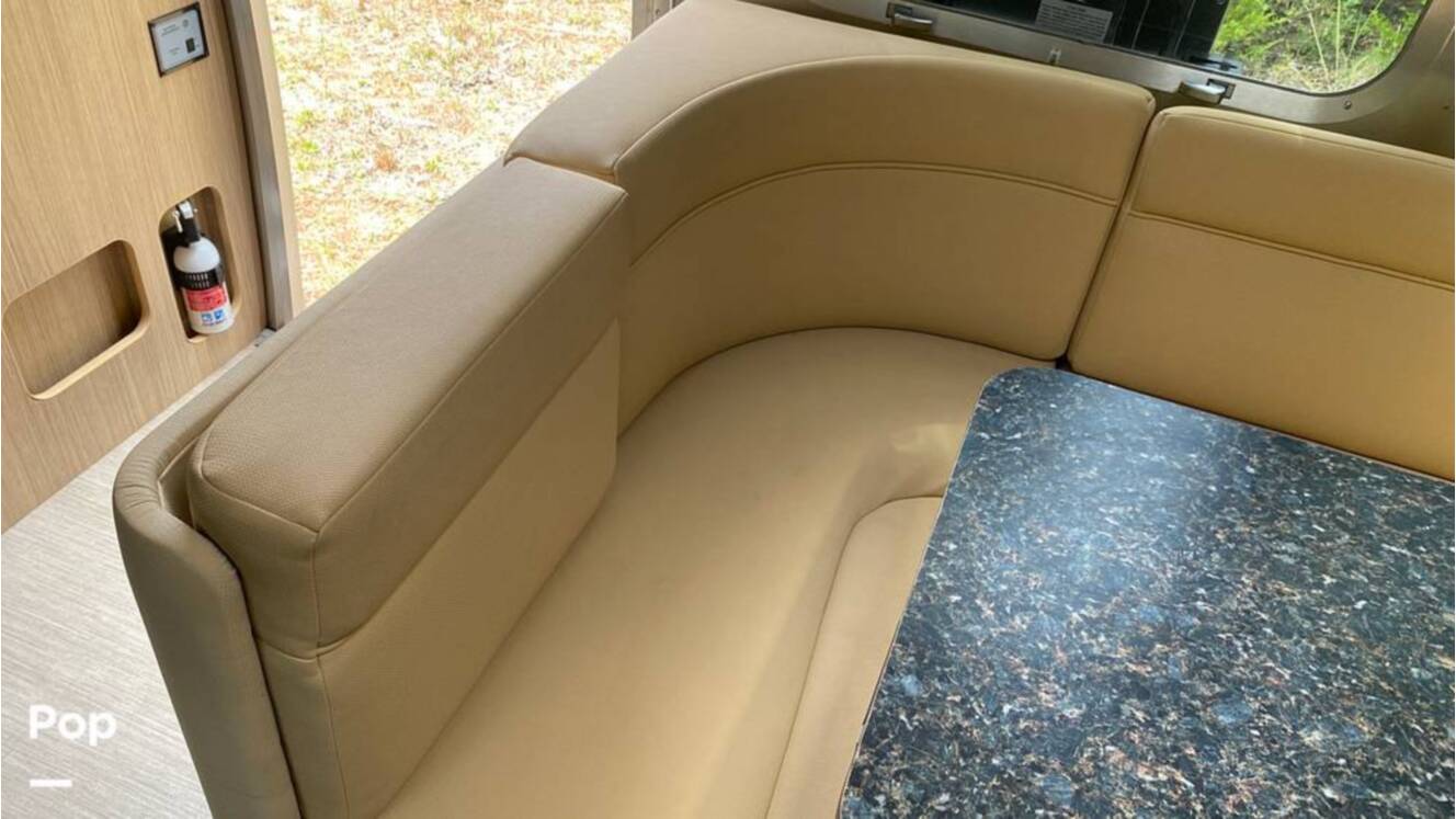 A photo of this 2019 Airstream Flying Cloud 30FB Bunk