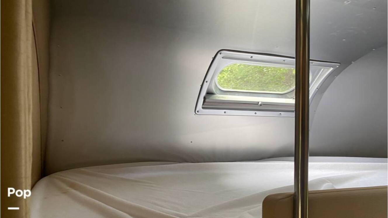 A photo of this 2019 Airstream Flying Cloud 30FB Bunk