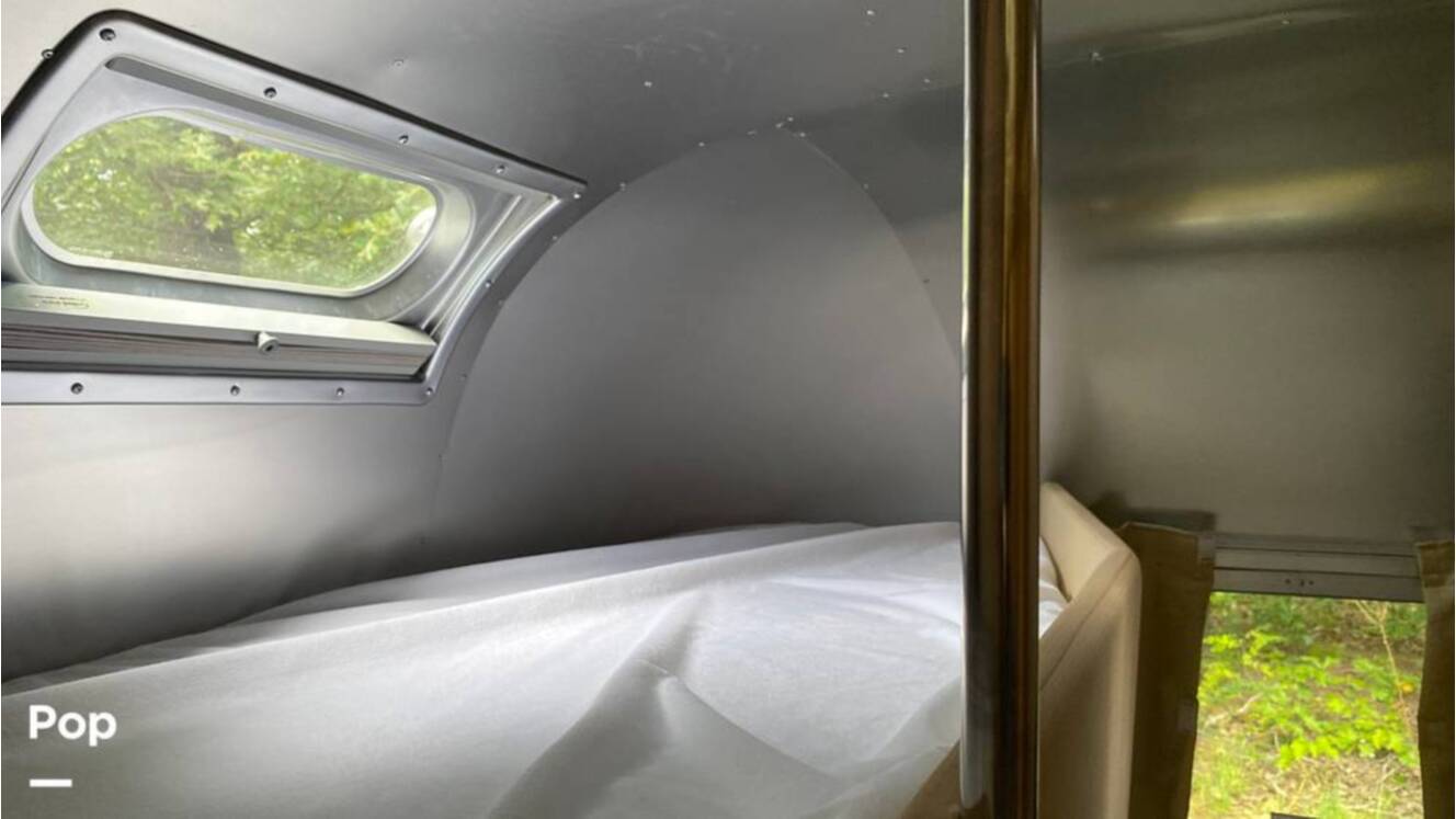 A photo of this 2019 Airstream Flying Cloud 30FB Bunk