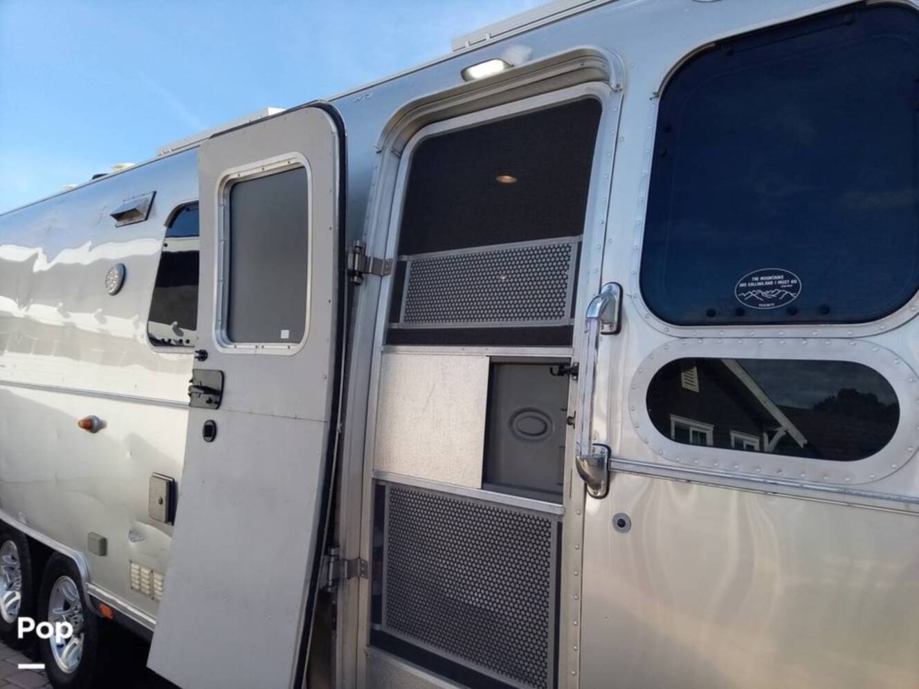 A photo of this 2016 Airstream Classic 30 Twin