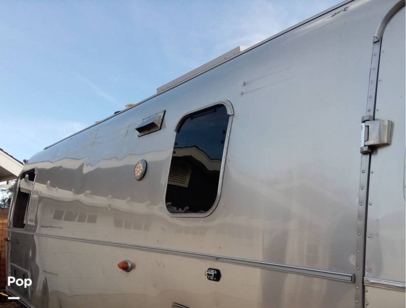 A photo of this 2016 Airstream Classic 30 Twin