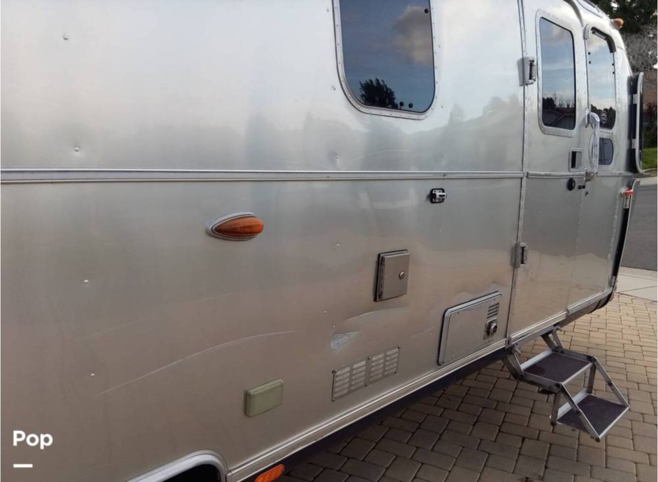 A photo of this 2016 Airstream Classic 30 Twin