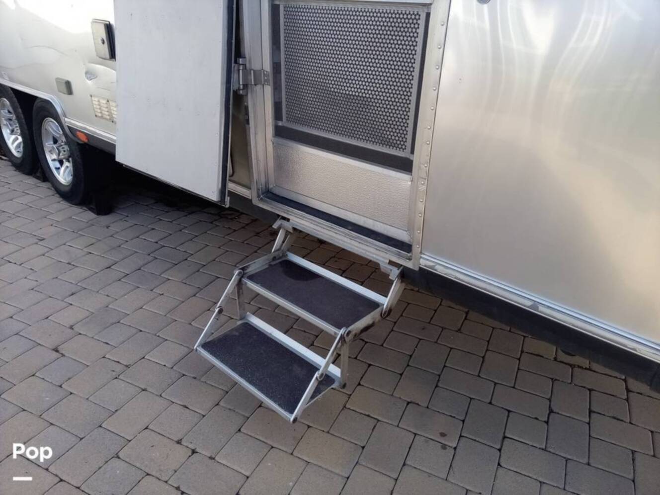 A photo of this 2016 Airstream Classic 30 Twin