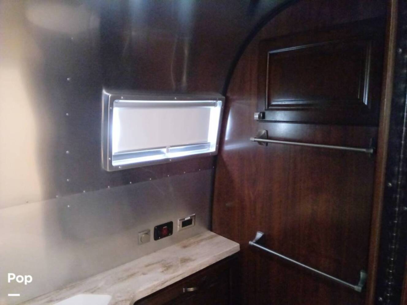 A photo of this 2016 Airstream Classic 30 Twin