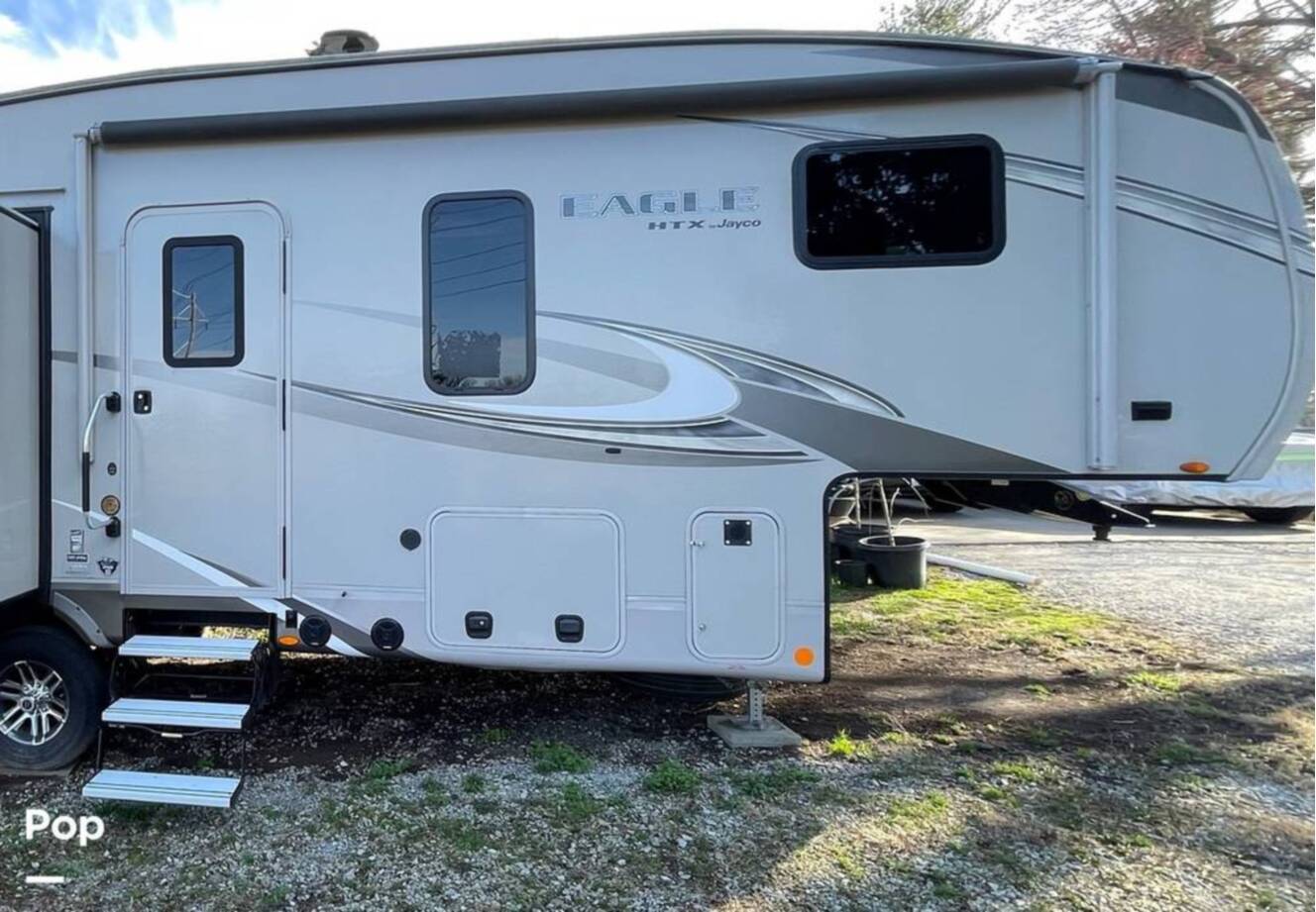 A photo of this 2019 Jayco Eagle HTX 27SGX