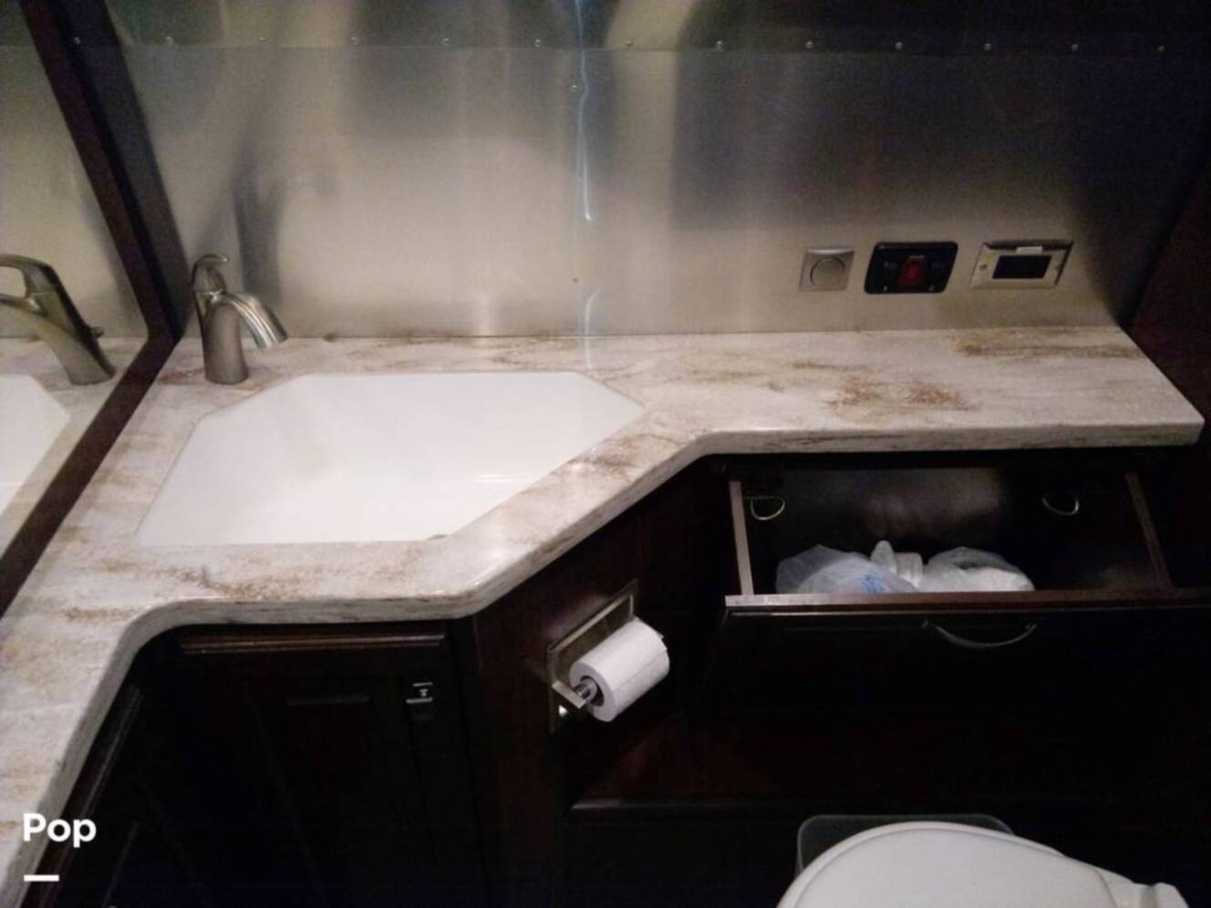 A photo of this 2016 Airstream Classic 30 Twin