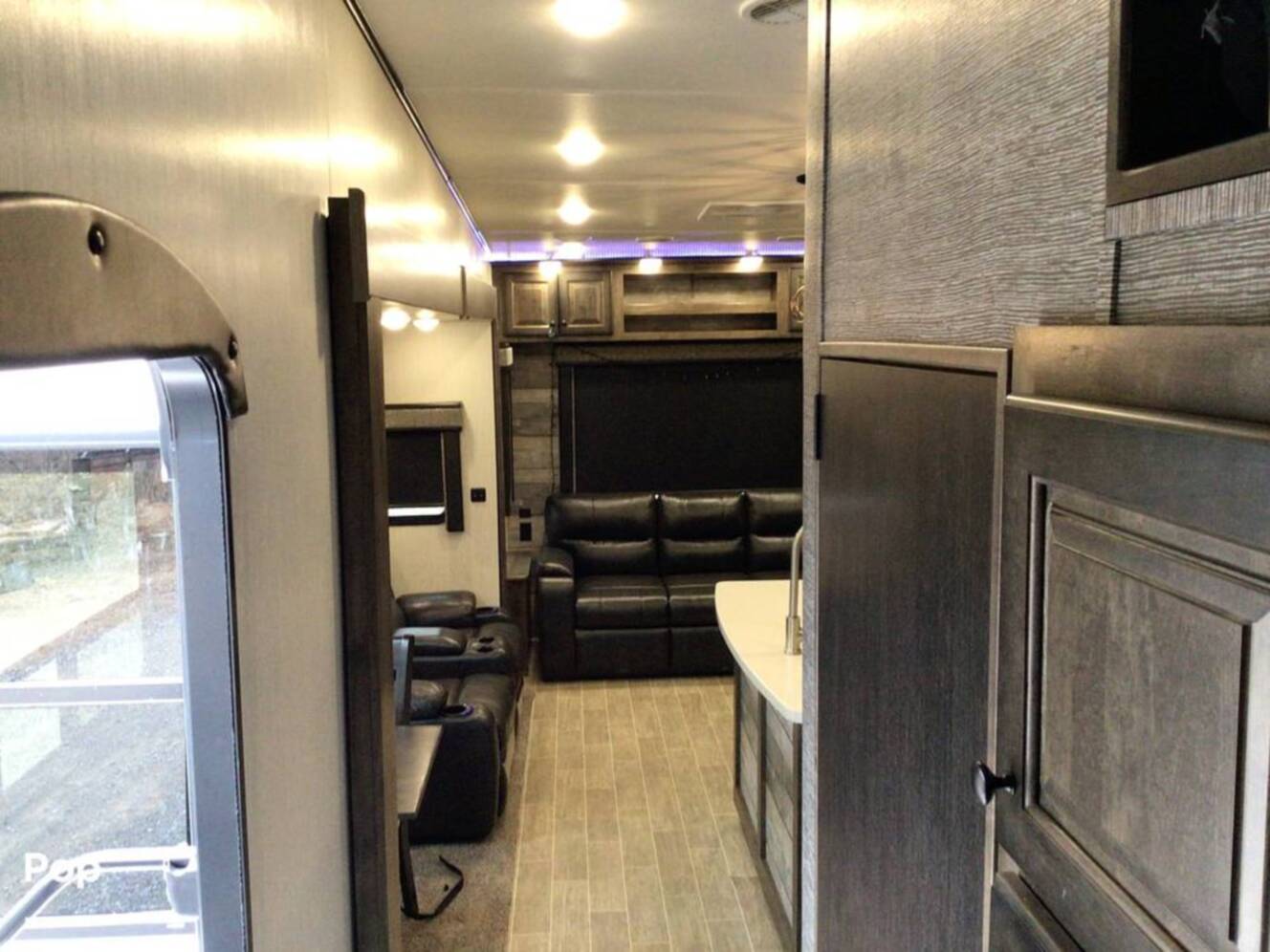 A photo of this 2020 Heartland Bighorn 39MB