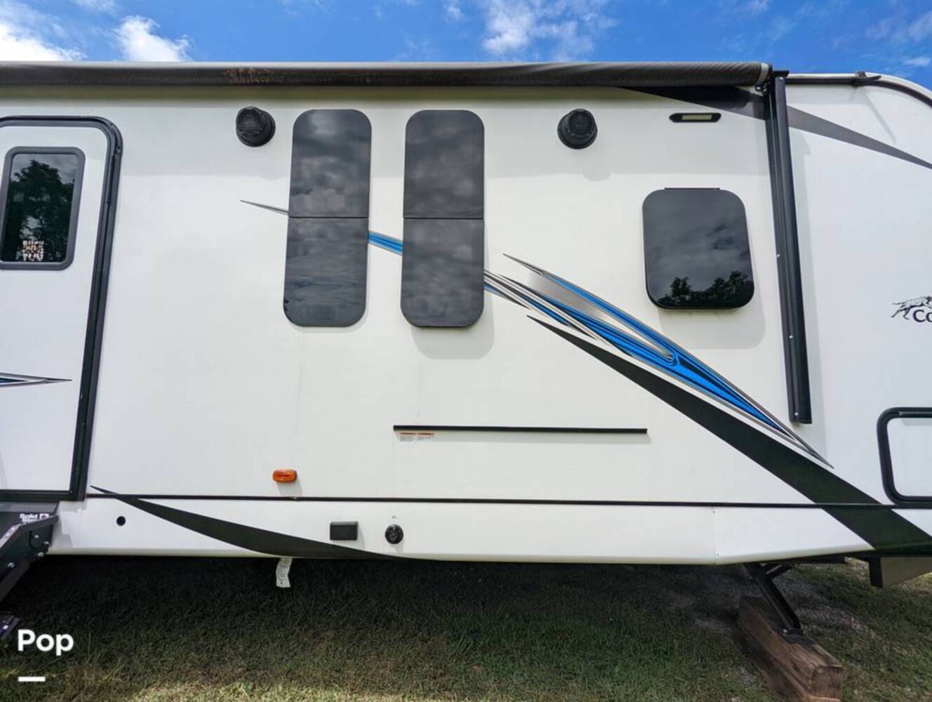 A photo of this 2021 Coachmen Freedom Express 323 BHDS