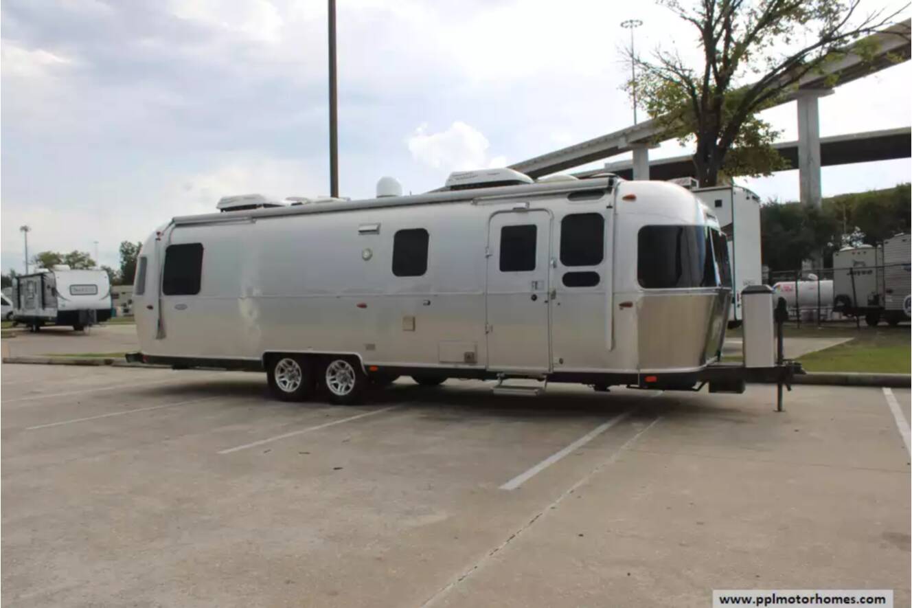 A photo of this 2016 Airstream Airstream Classic 30