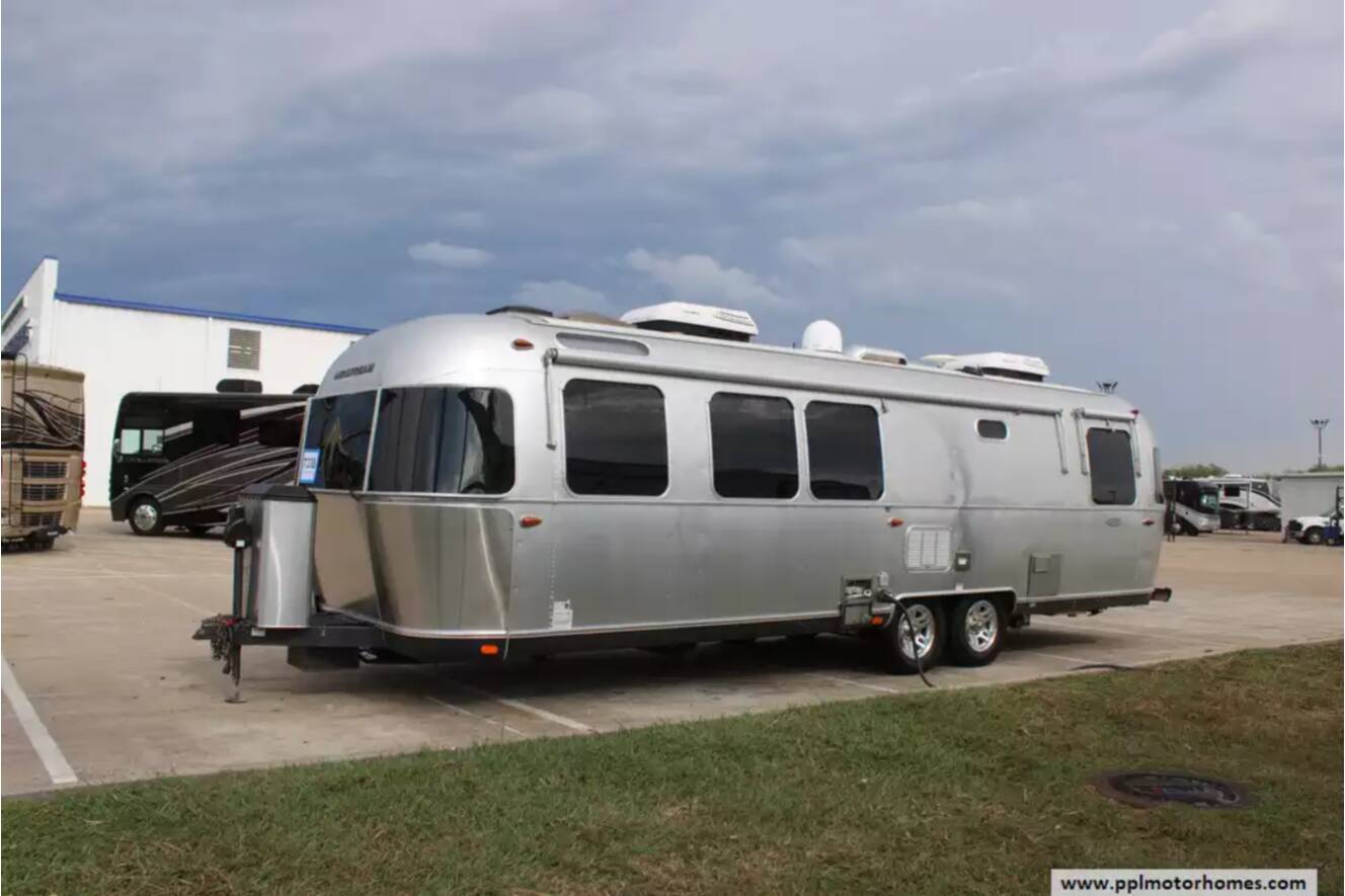 A photo of this 2016 Airstream Airstream Classic 30