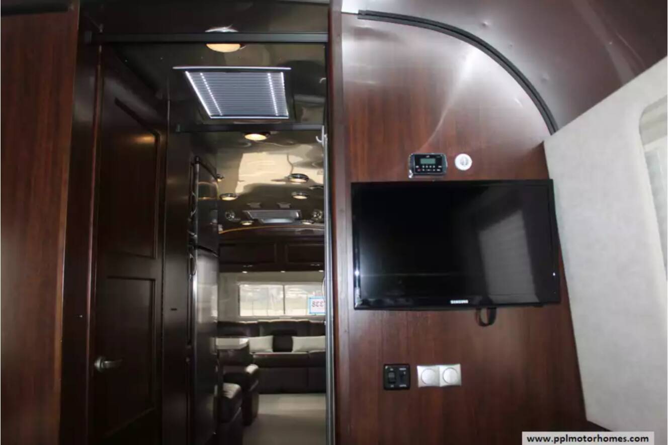 A photo of this 2016 Airstream Airstream Classic 30
