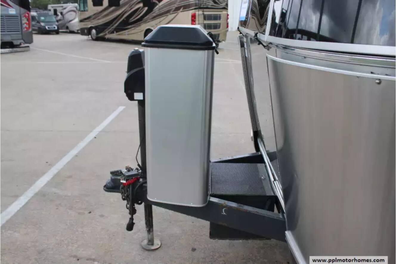 A photo of this 2016 Airstream Airstream Classic 30
