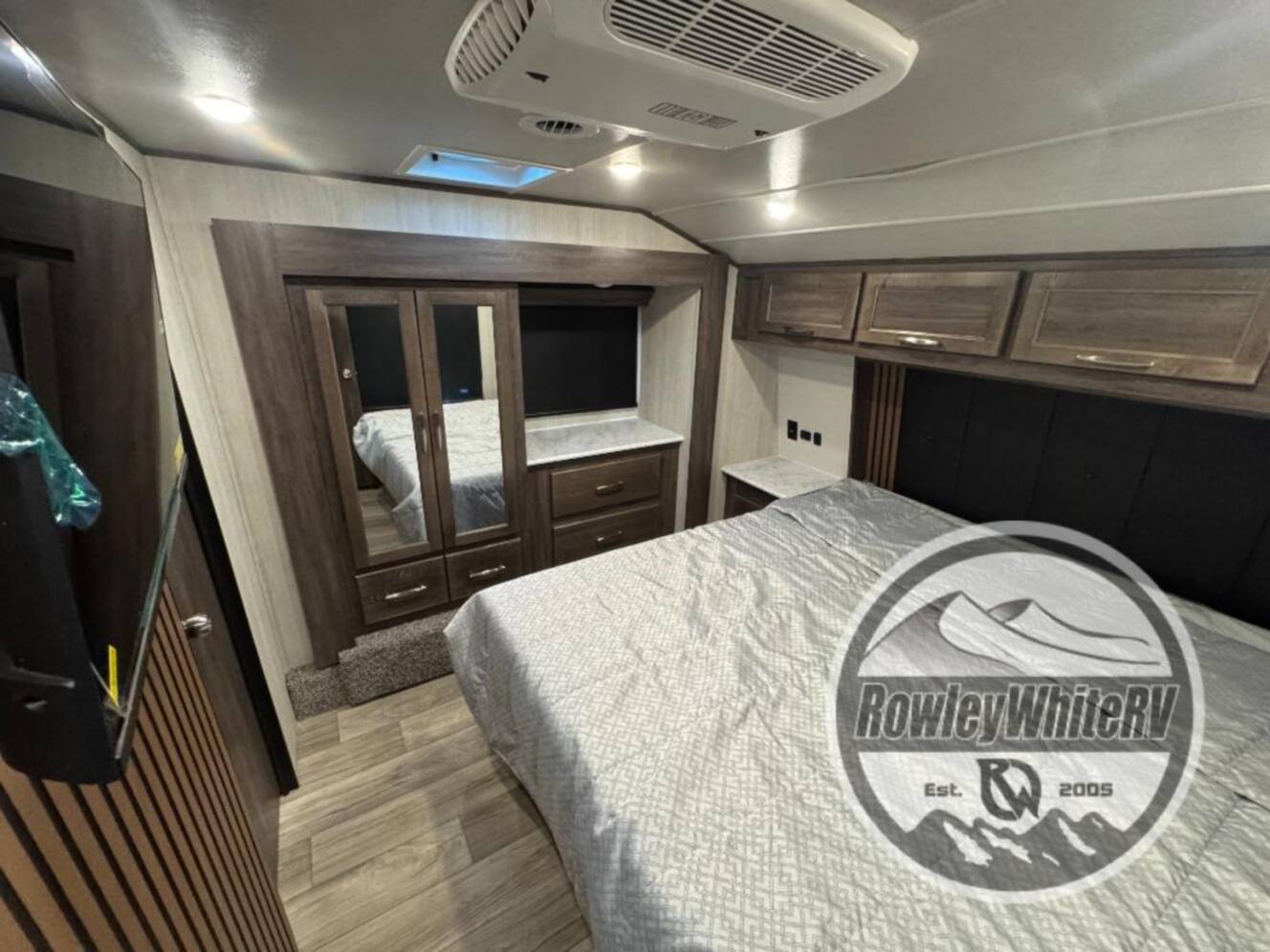 A photo of this 2027 Genesis Supreme Genesis Supreme 28 IKS