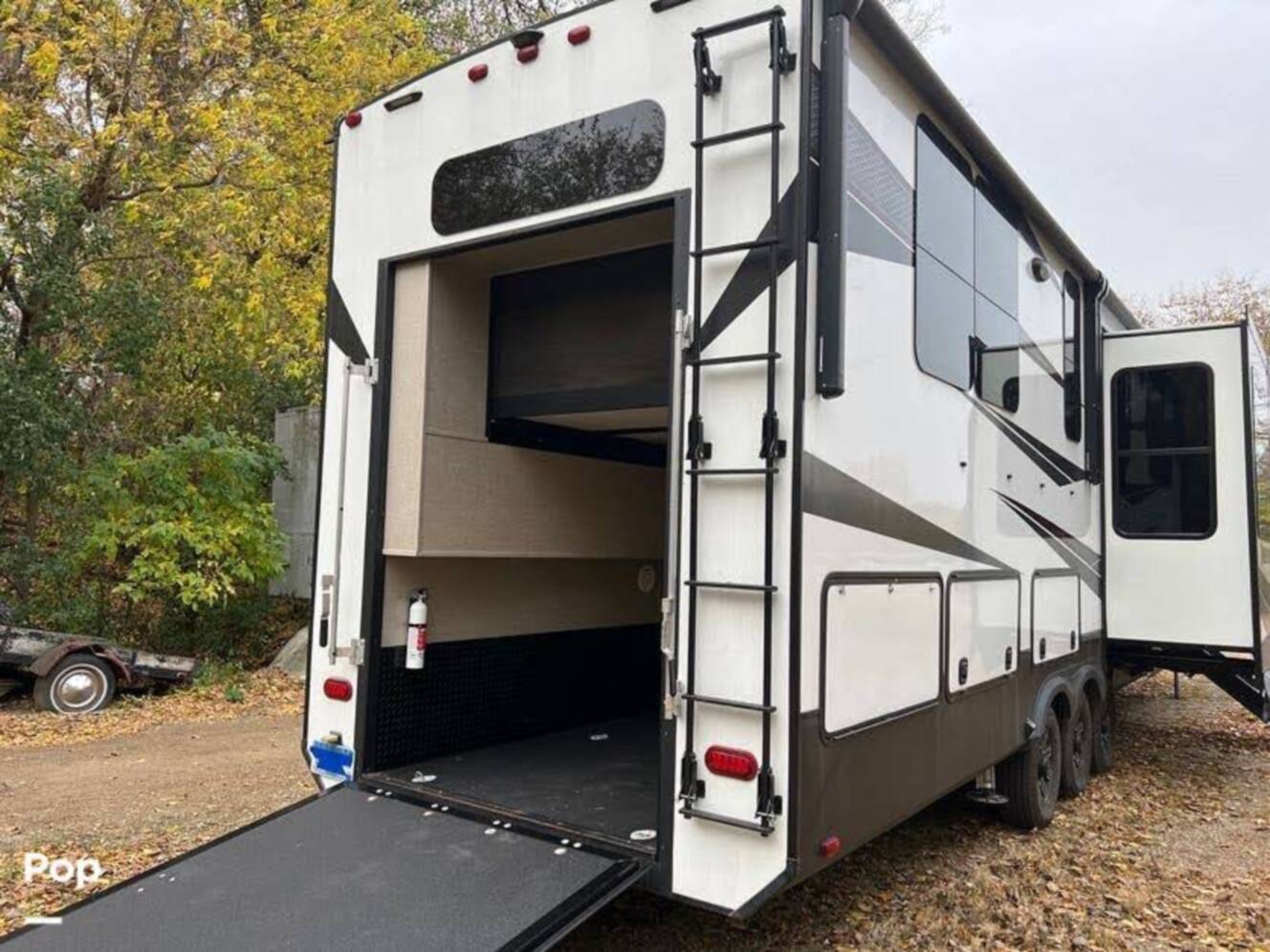 A photo of this 2018 Grand Design Momentum 376TH