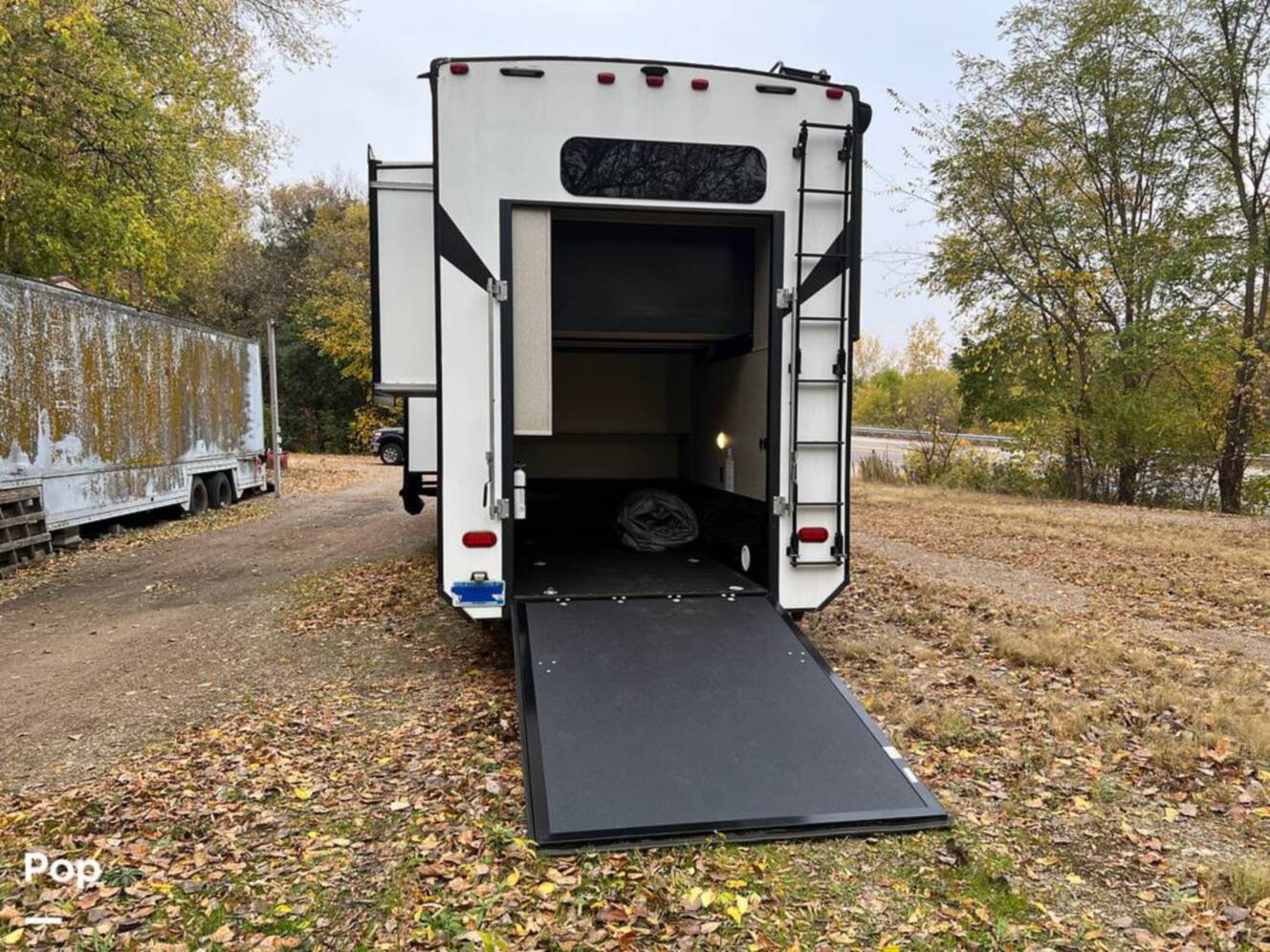 A photo of this 2018 Grand Design Momentum 376TH