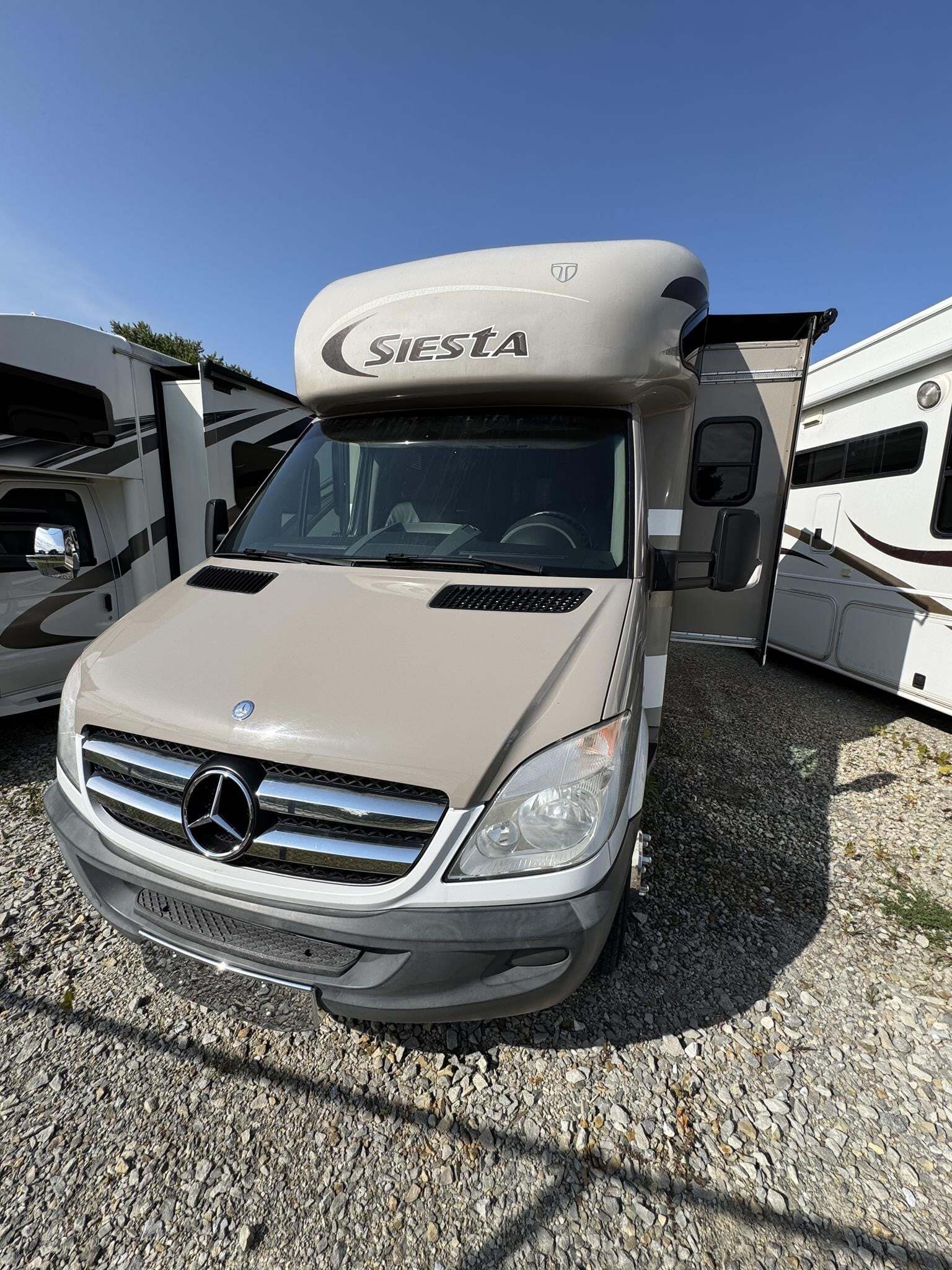 2014 Four Winds SIESTA 24SA 23BA in mitchell IN