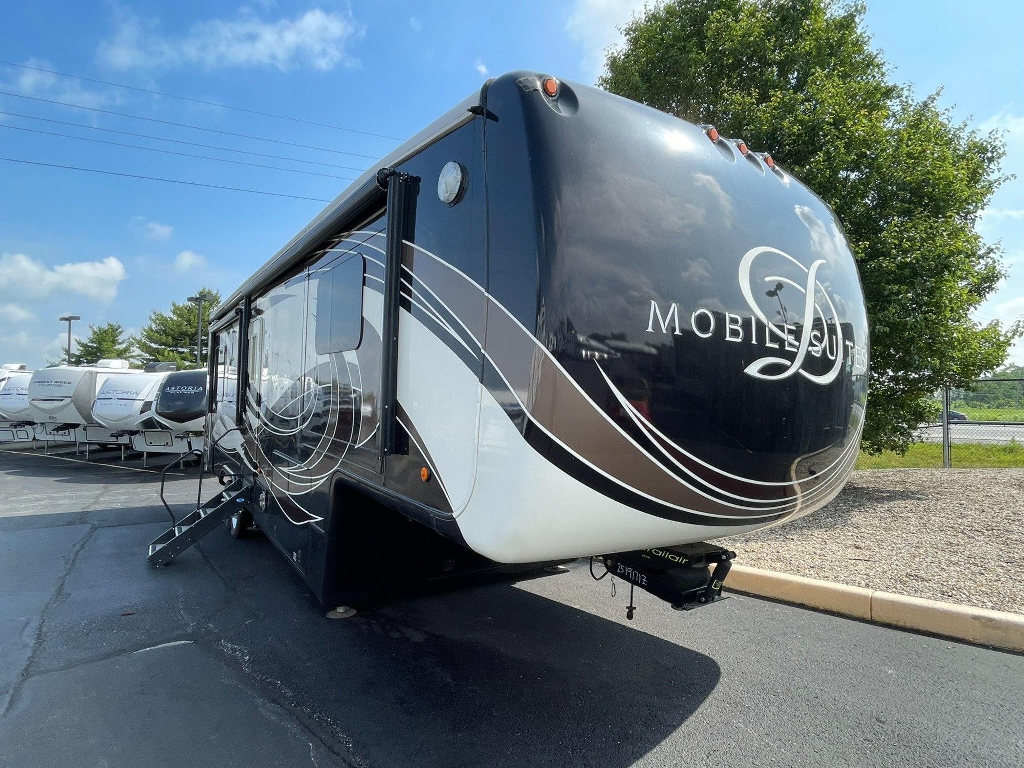 2015 DRV LUXURY SUITES MOBILE SUITES 36RSSB3 in greenwood IN