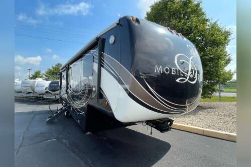 2015 DRV LUXURY SUITES MOBILE SUITES 36RSSB3 in greenwood IN