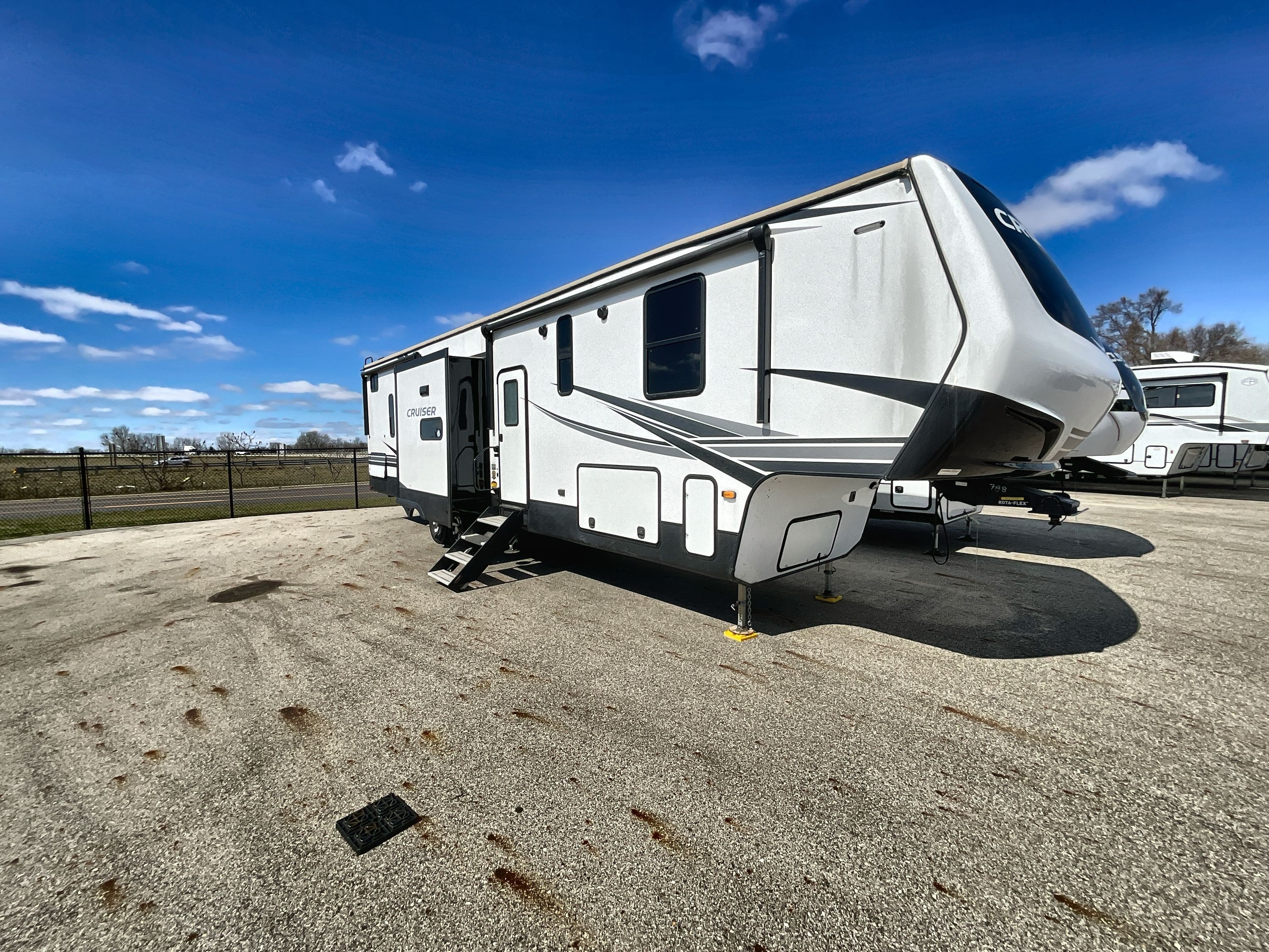 2022 Crossroads CRUISER 3851BL in coldwater MI