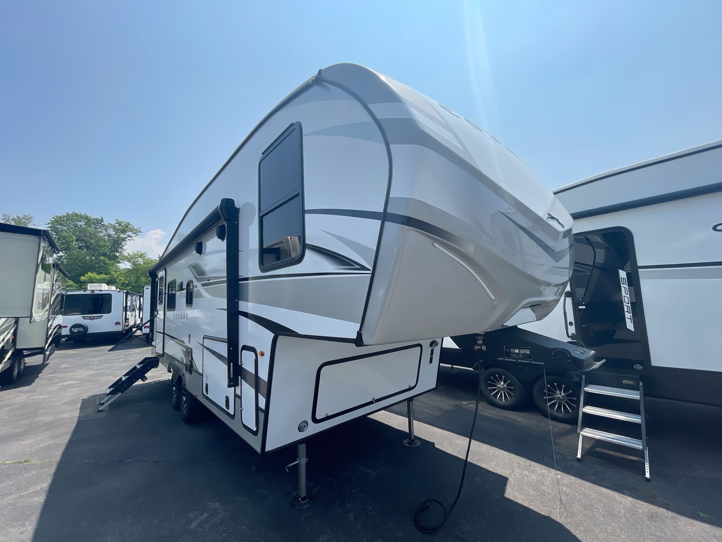 2025 Keystone COUGAR 24RDS in hamburg NY