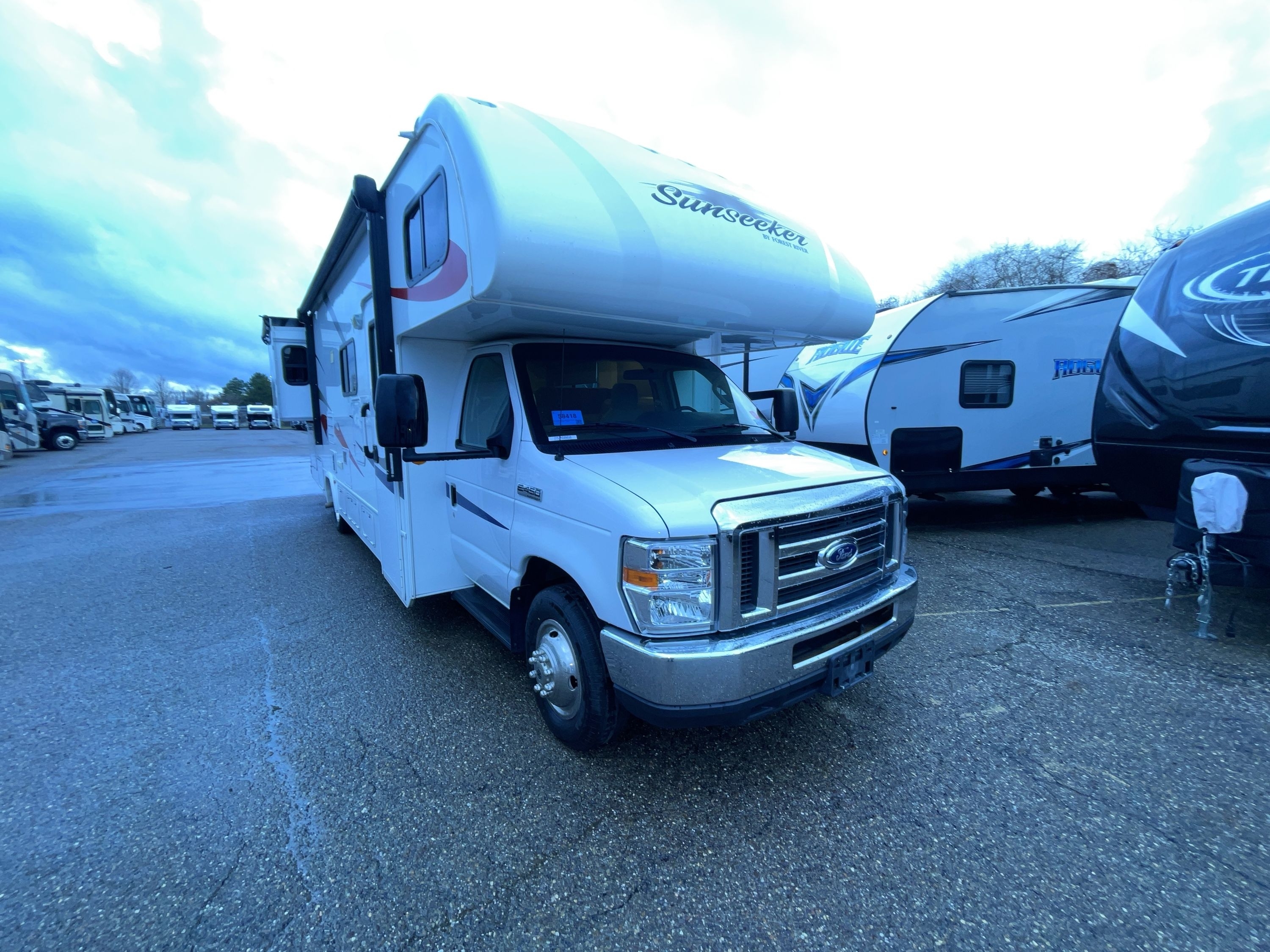 2020 Forest River SUNSEEKER 3010DSF in sunbury OH