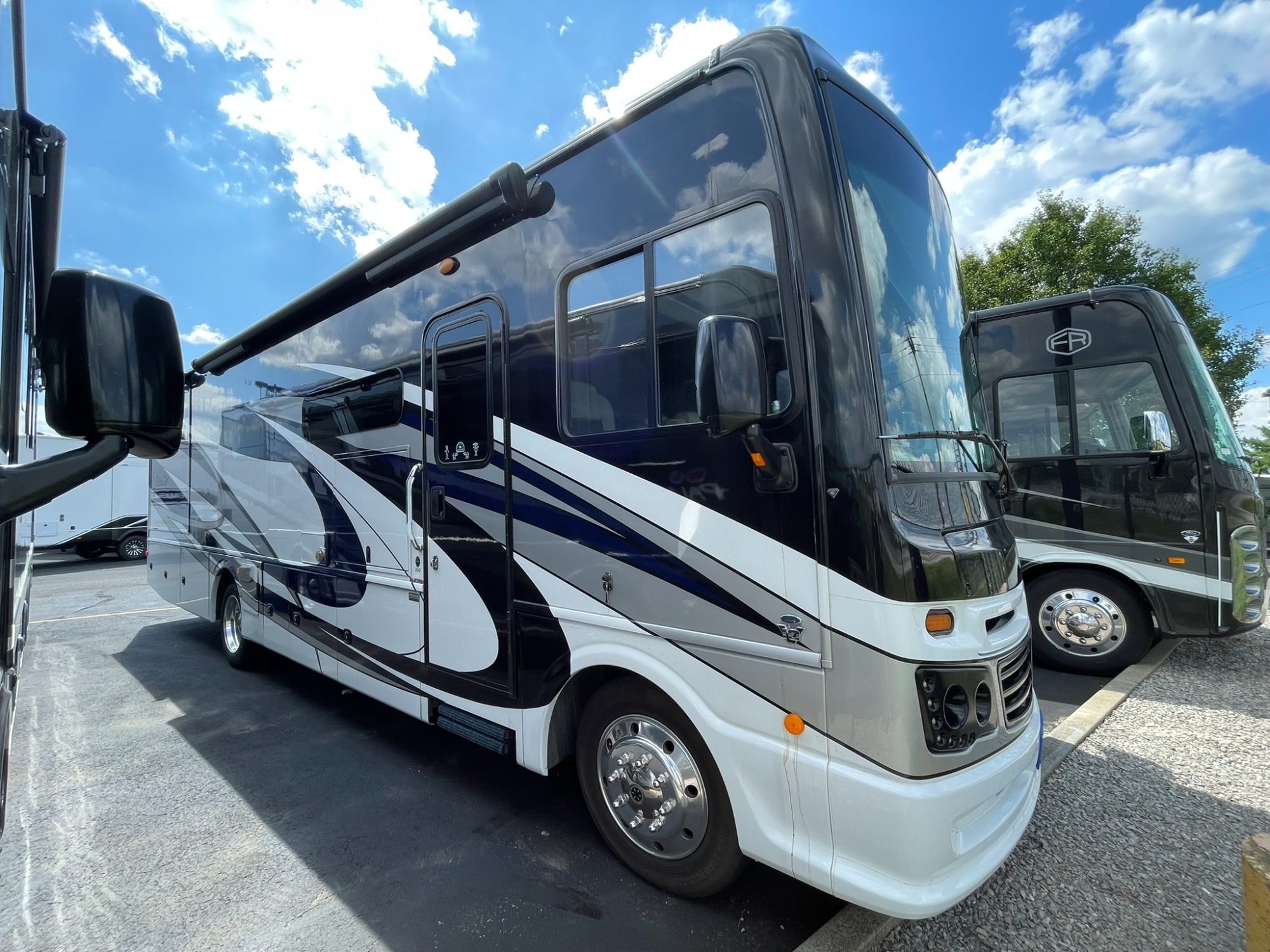 2020 Fleetwood BOUNDER 33C in greenwood IN