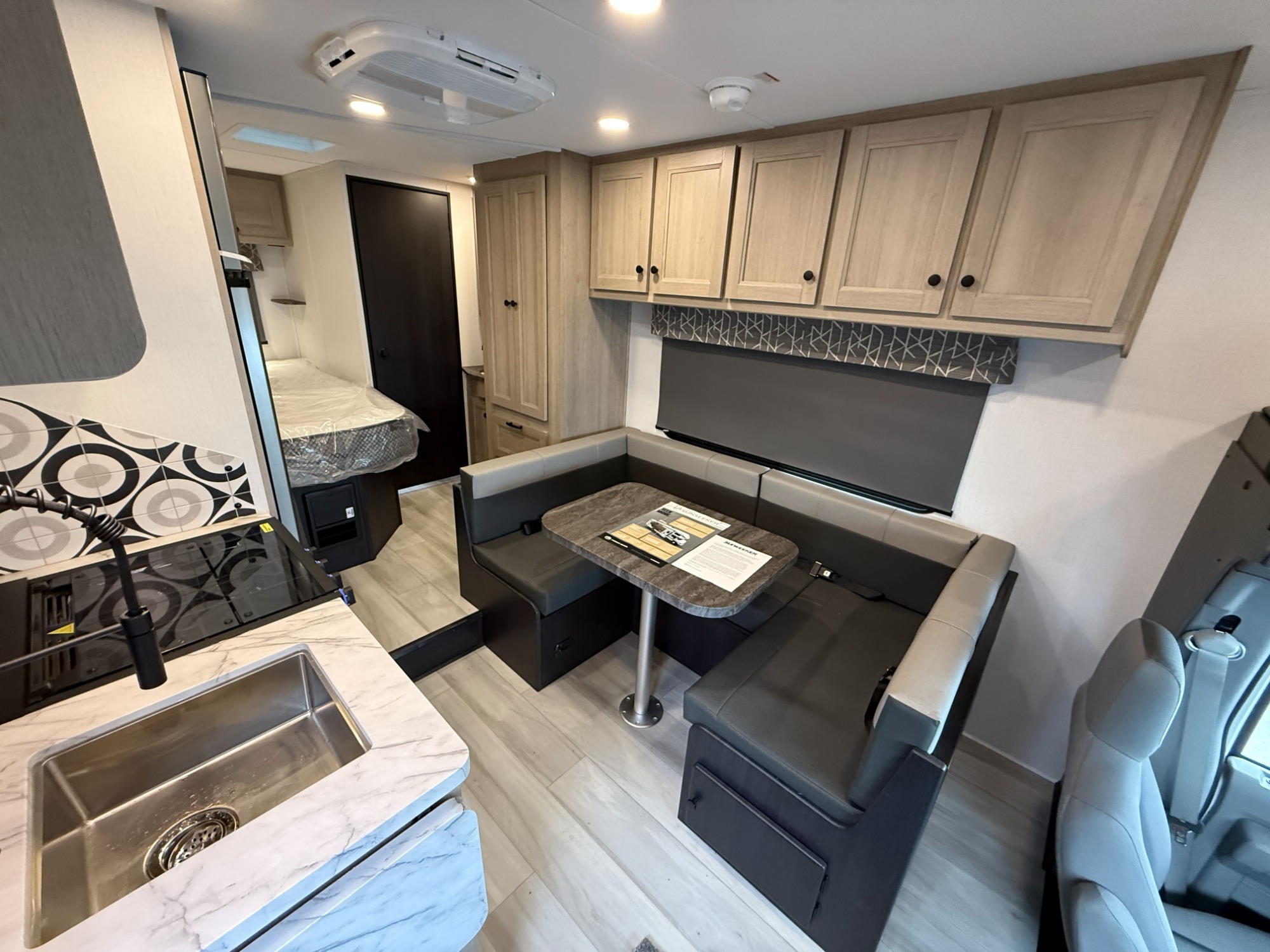 2026 Forest River SUNSEEKER LE 2350F 2350 LE in hanover PA