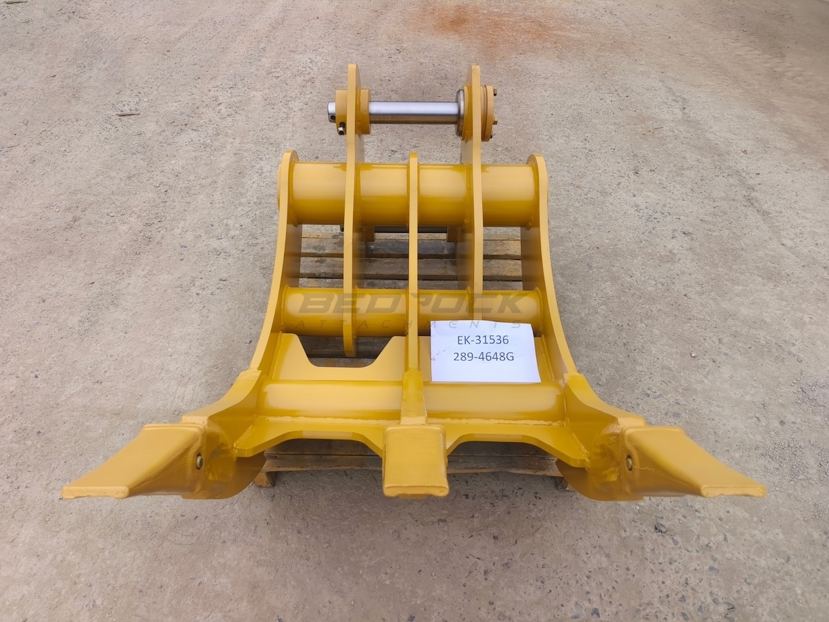 CATERPILLAR Excavator Rake 36in, 2 x 70mm Pins, 315 Linkage in Irvine, CA
