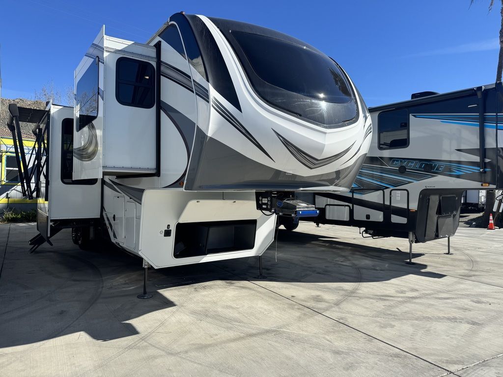 2022 Grand Design Solitude 346FLS in moreno valley CA