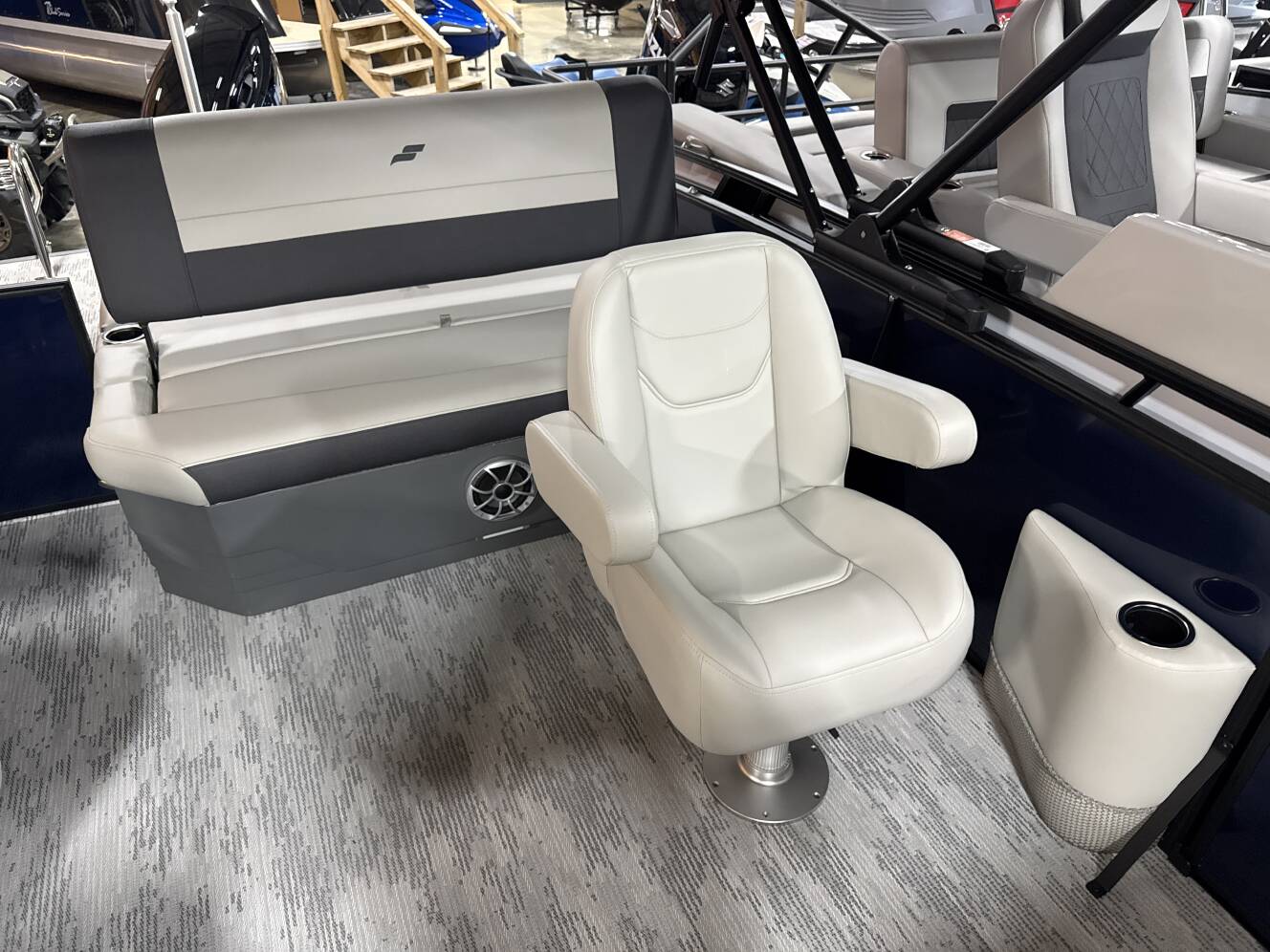 A photo of this 2026 Starcraft EX 22 Q DH