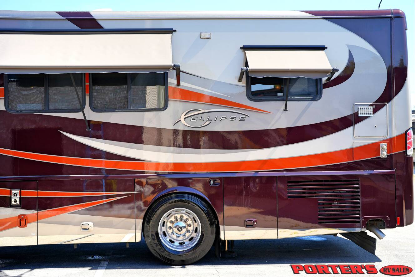 A photo of this 2010 Itasca ELLIPSE 40BD