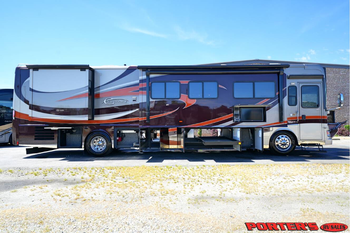 A photo of this 2010 Itasca ELLIPSE 40BD