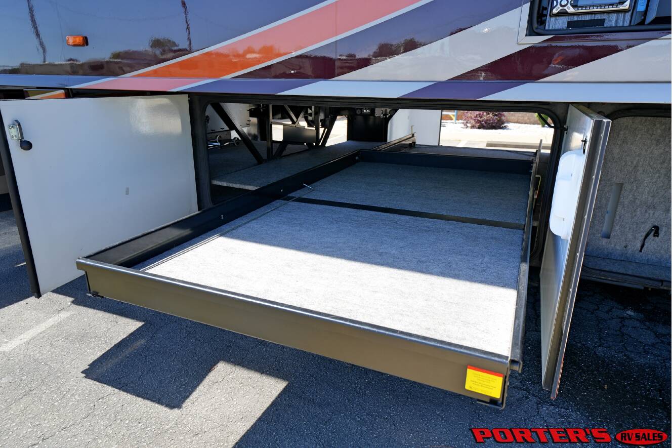 A photo of this 2010 Itasca ELLIPSE 40BD