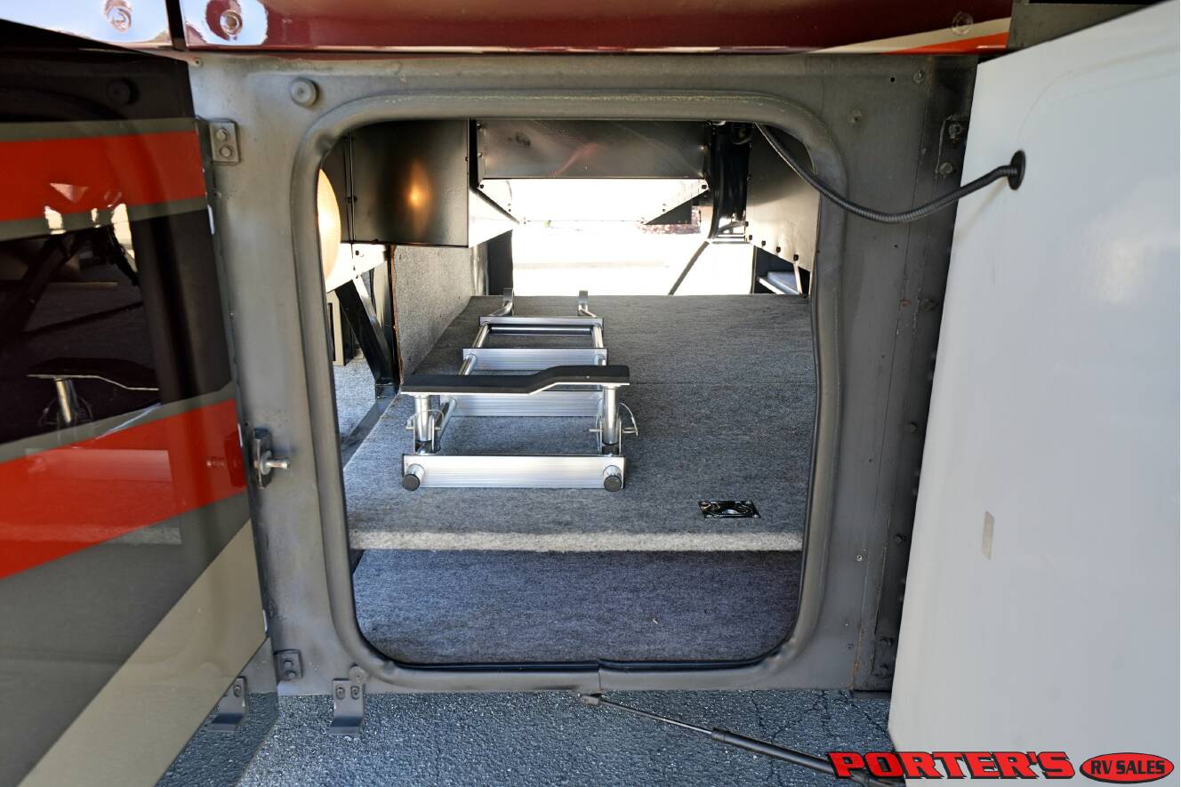 A photo of this 2010 Itasca ELLIPSE 40BD