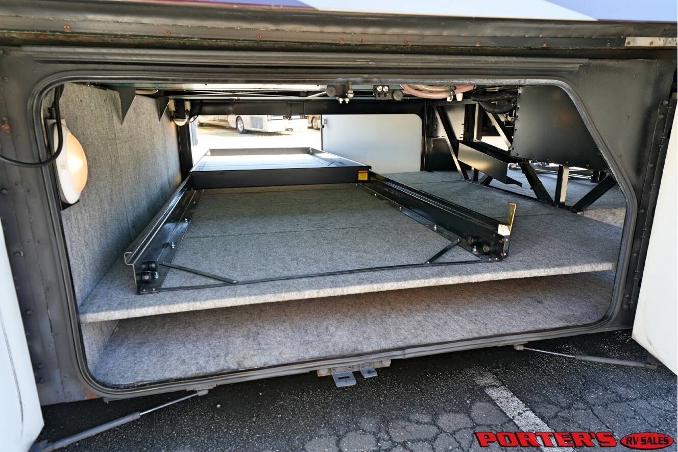 A photo of this 2010 Itasca ELLIPSE 40BD