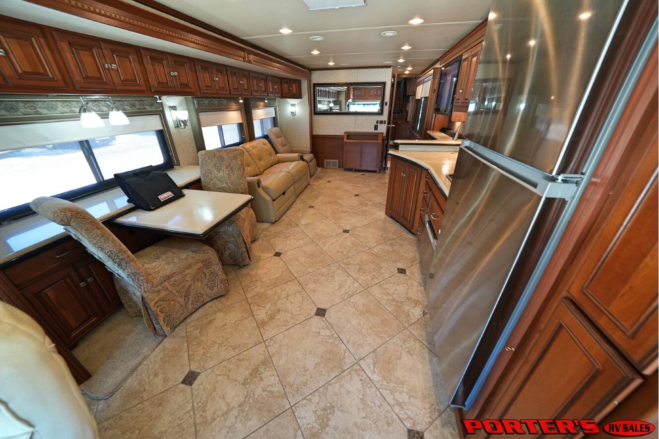 A photo of this 2010 Itasca ELLIPSE 40BD