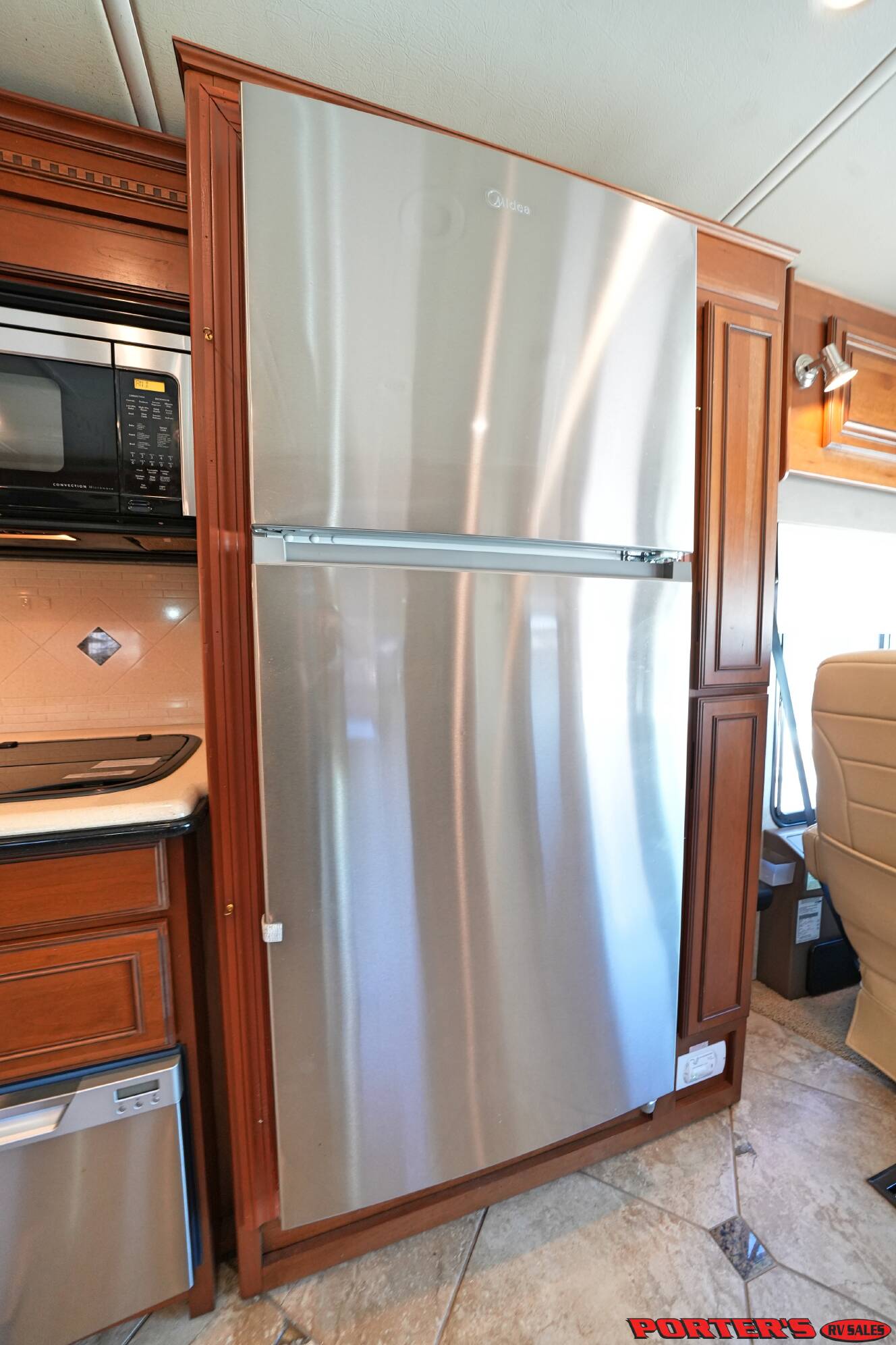 A photo of this 2010 Itasca ELLIPSE 40BD