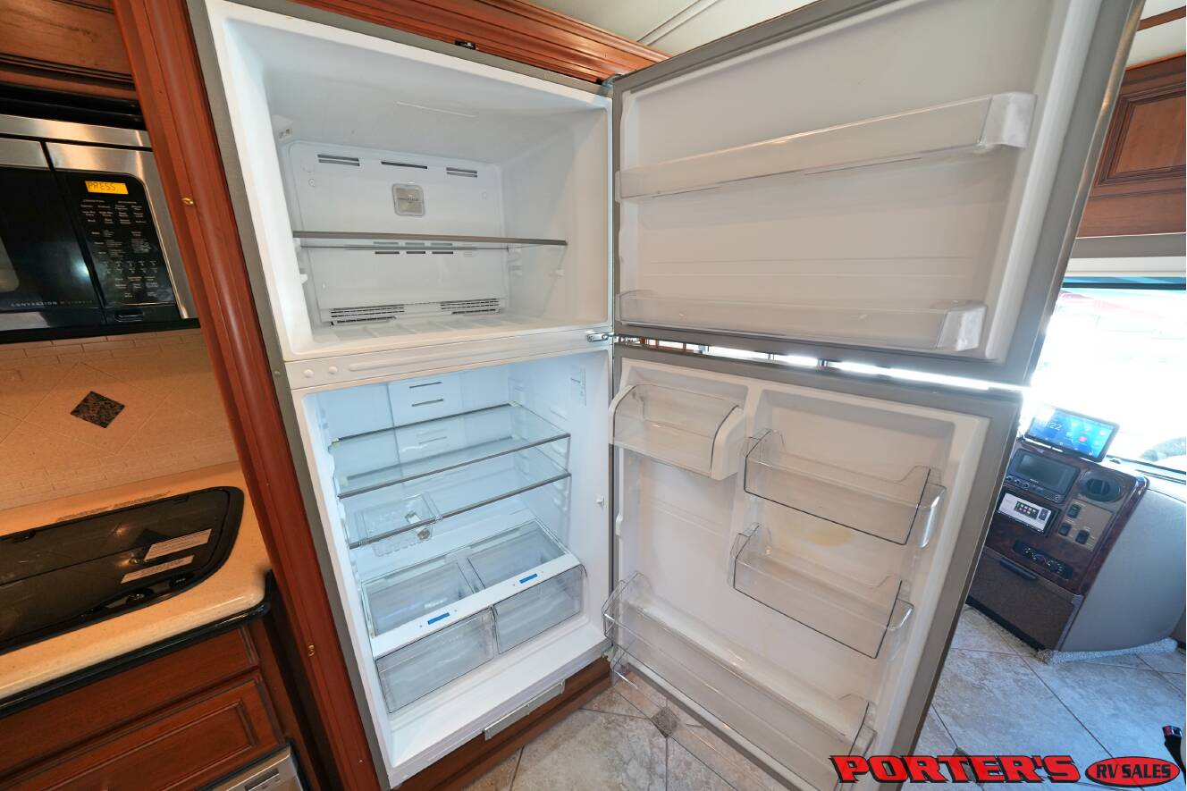 A photo of this 2010 Itasca ELLIPSE 40BD